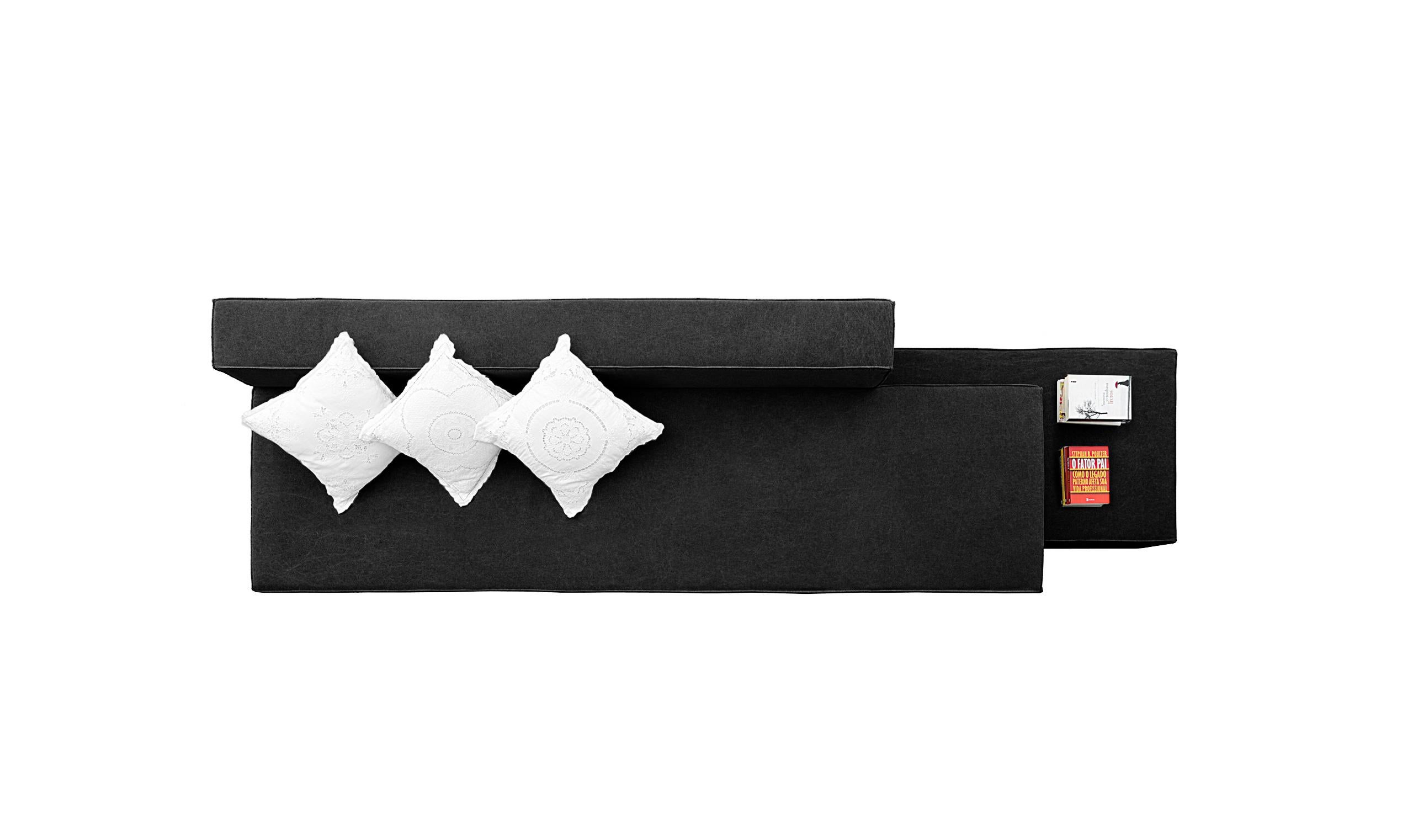 Brazilian Minimalist PK2 Sofa in Black Canvas Upholstery by Paulo Kobylka In New Condition For Sale In Londrina, Paraná