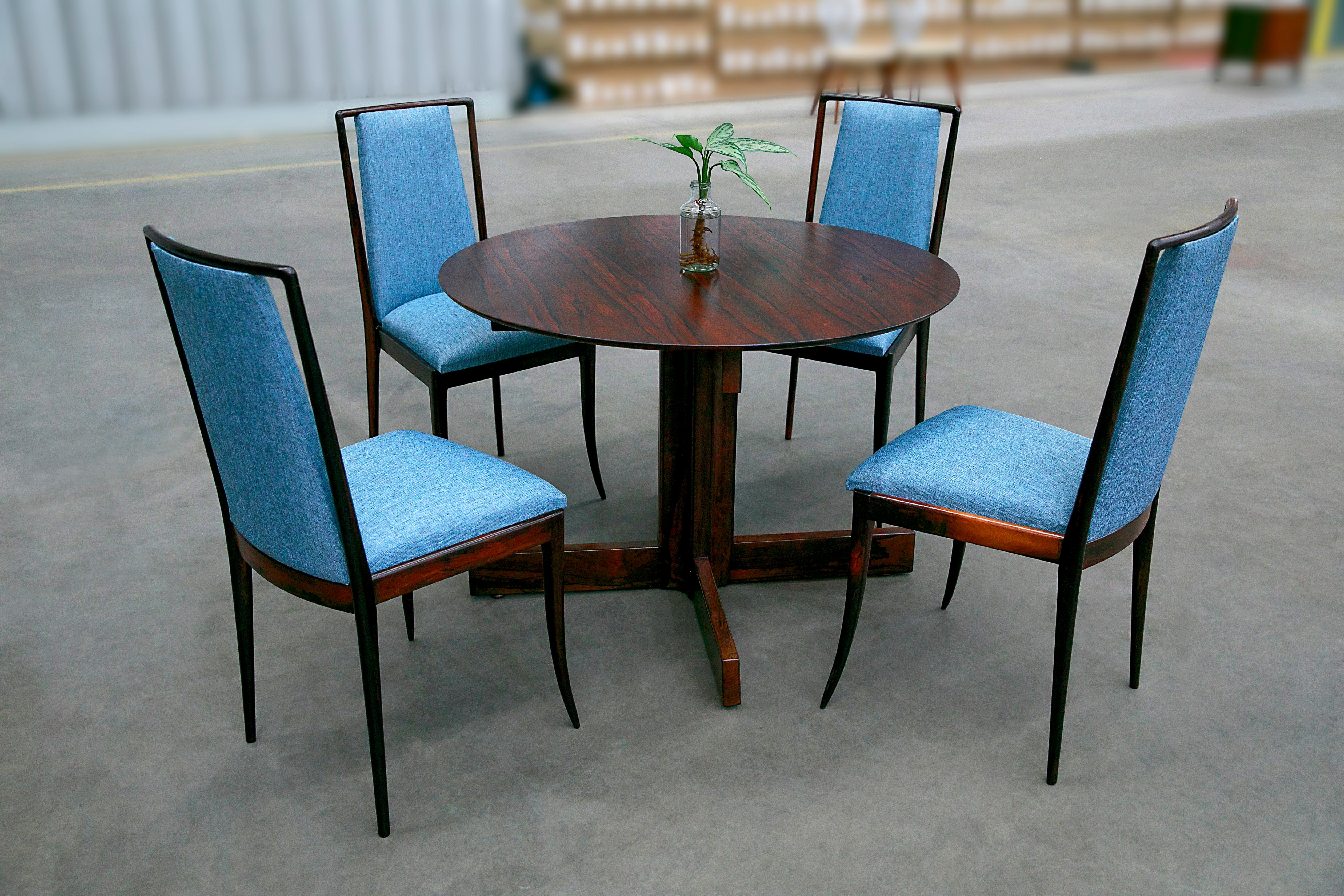Brazilian Modern 4 Chair Set in Hardwood & Blue Fabric by G. Scapinelli, Brazi For Sale 4