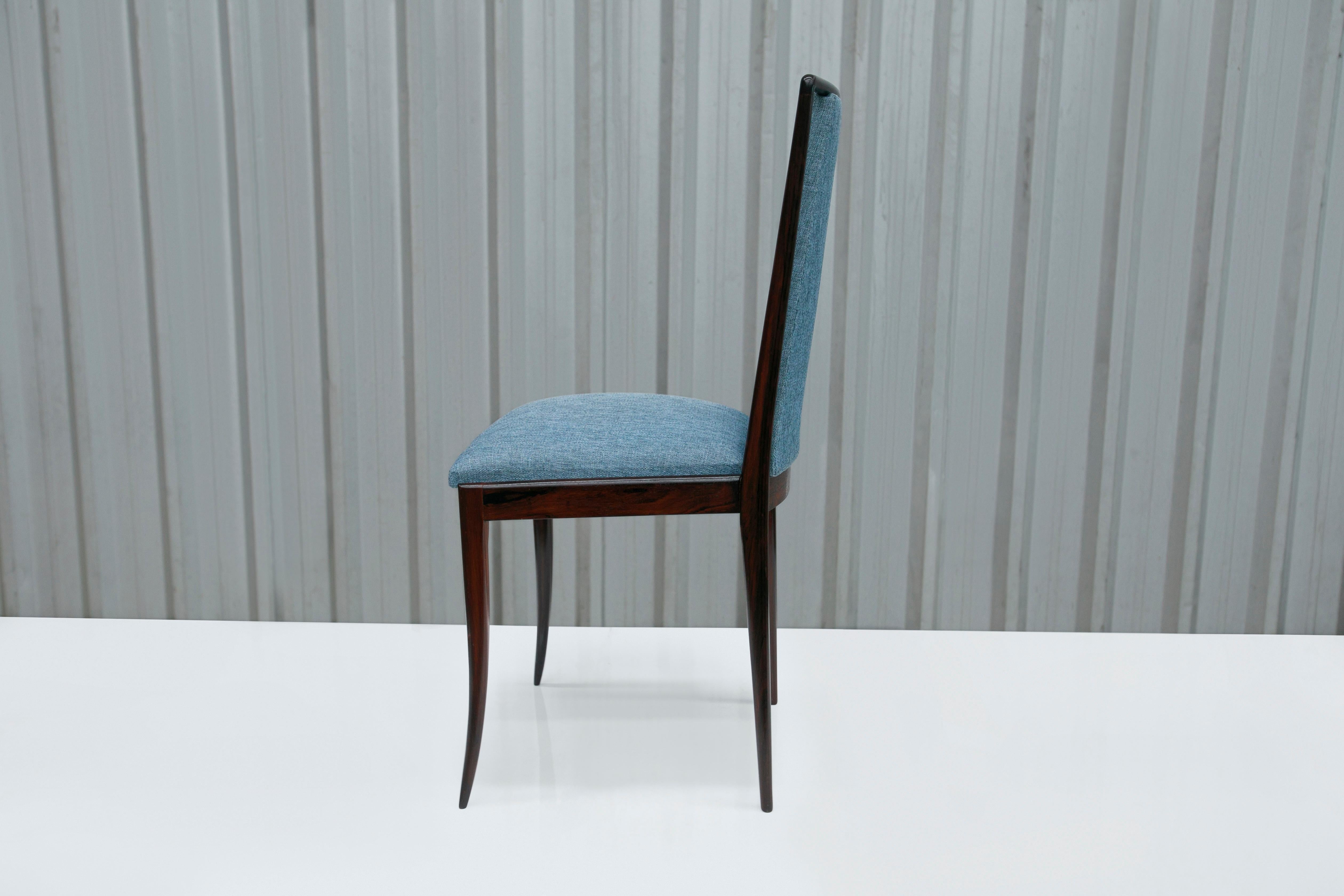 Mid-20th Century Brazilian Modern 4 Chair Set in Hardwood & Blue Fabric by G. Scapinelli, Brazi For Sale