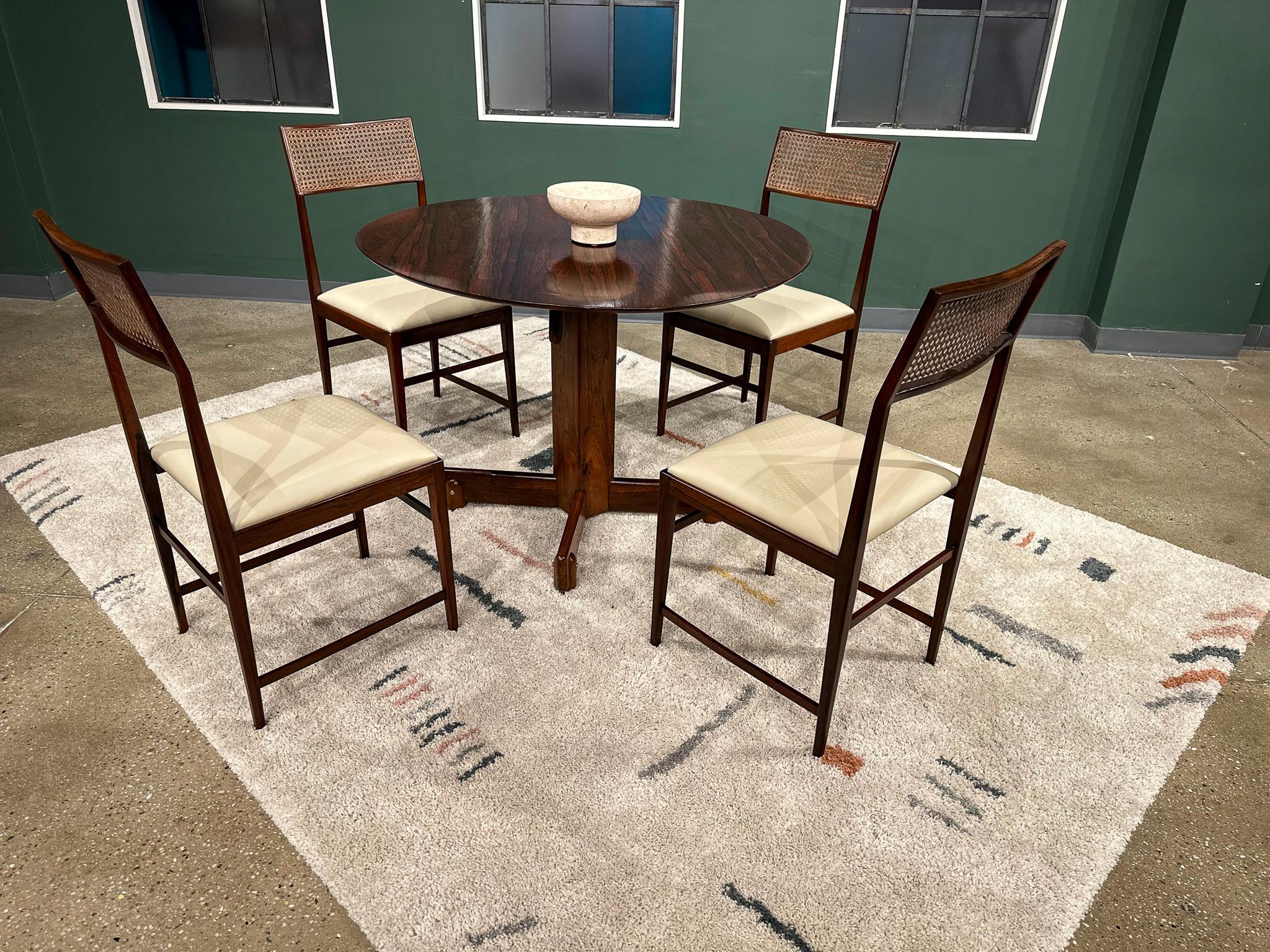 Brazilian Modern 4 Chair Set in Hardwood, Cane, Leather, Joaquim Tenreiro 1950s For Sale 5