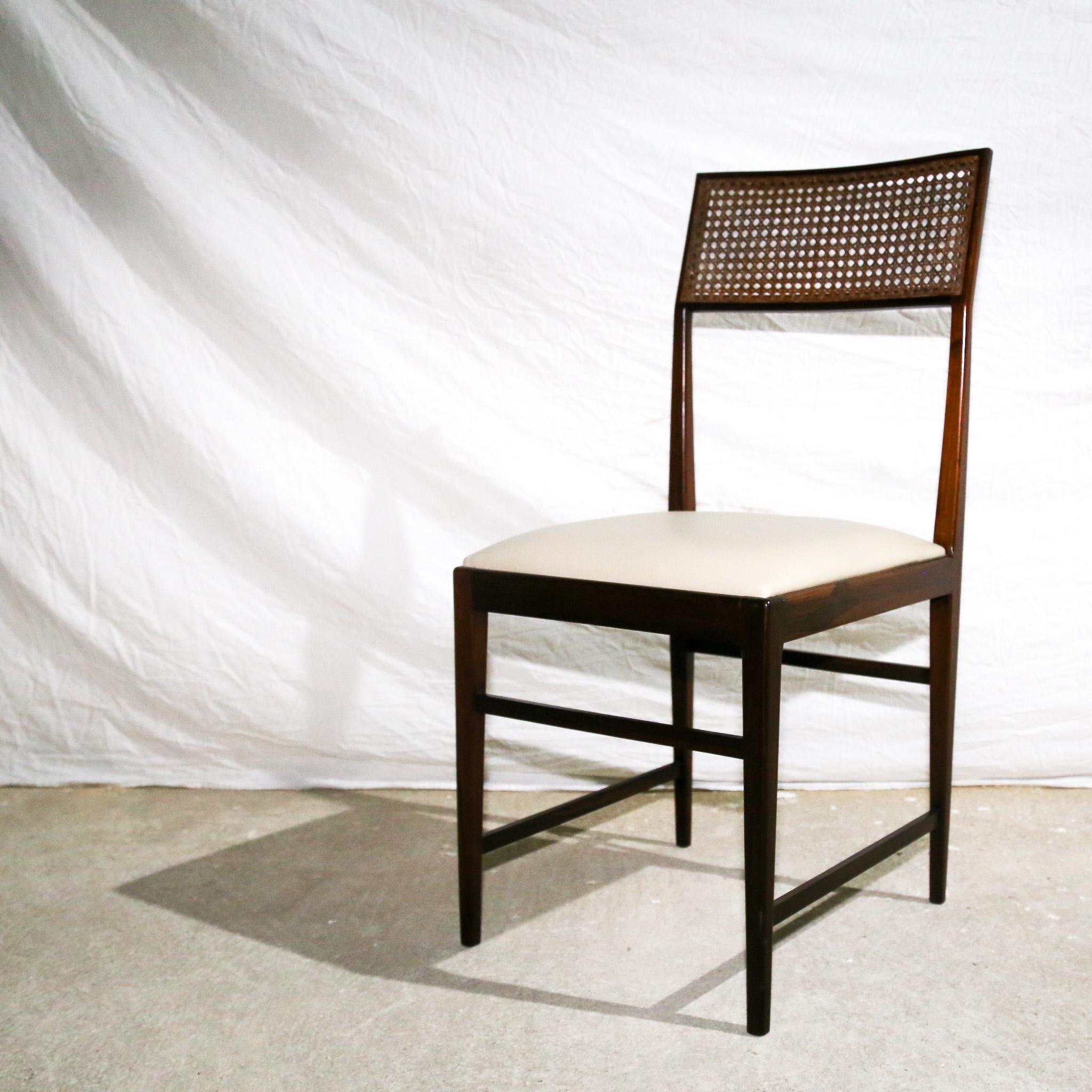 Brazilian Modern 4 Chair Set in Hardwood, Cane, Leather, Joaquim Tenreiro 1950s For Sale 7