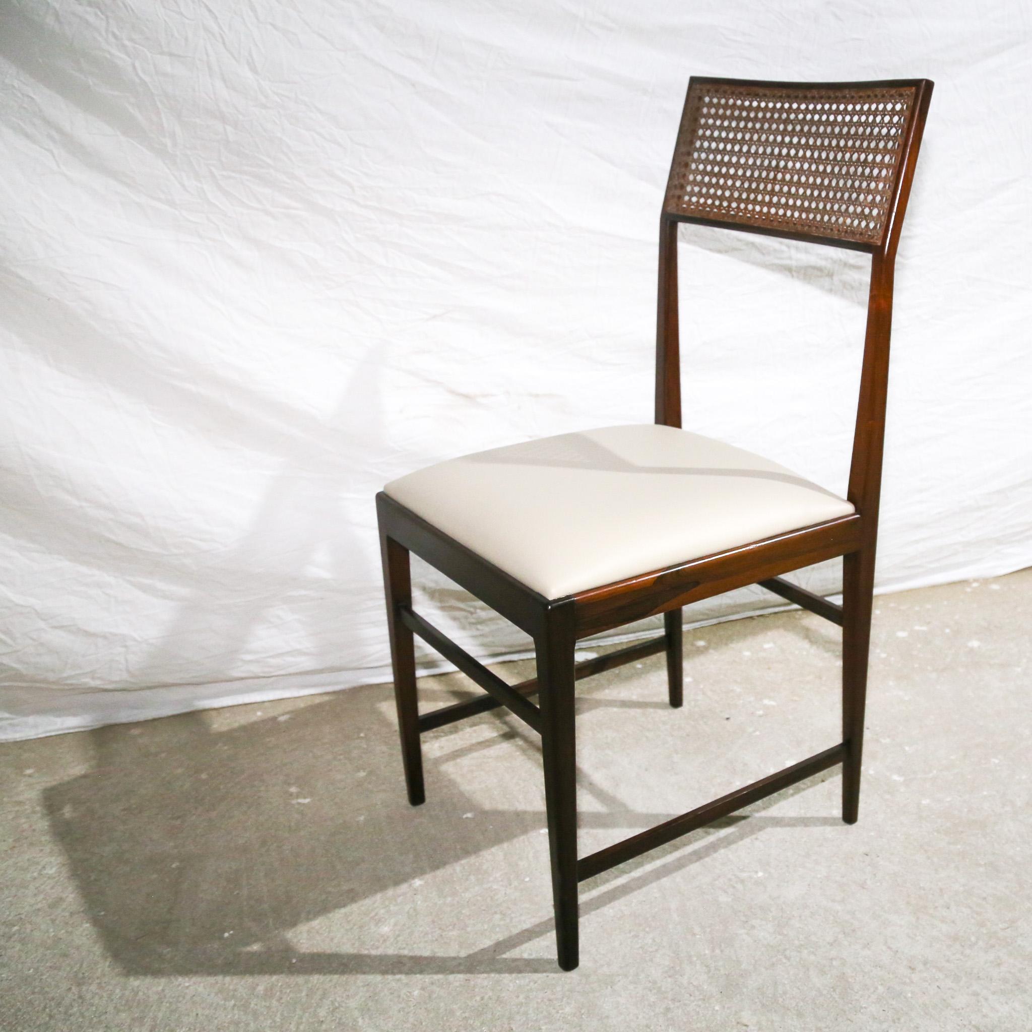 Brazilian Modern 4 Chair Set in Hardwood, Cane, Leather, Joaquim Tenreiro 1950s For Sale 8