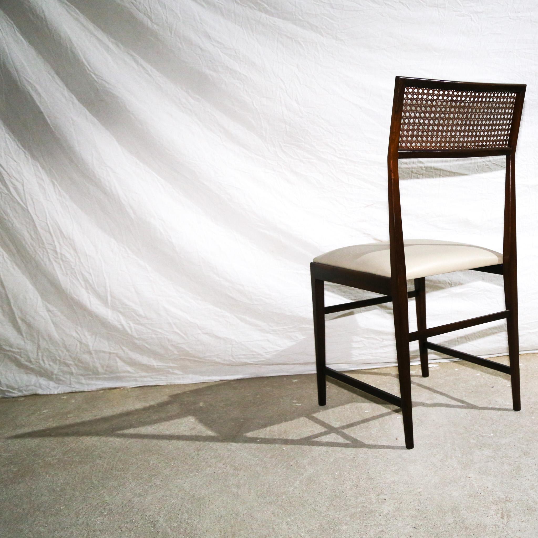 Brazilian Modern 4 Chair Set in Hardwood, Cane, Leather, Joaquim Tenreiro 1950s For Sale 10