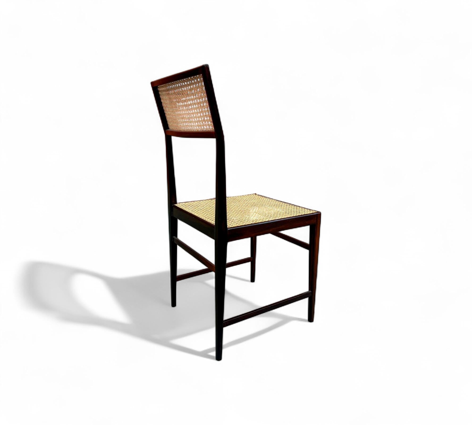 Chaise d'appoint moderne brésilienne en bois dur et cannage, Joaquim Tenreiro, années 1950 en vente 2