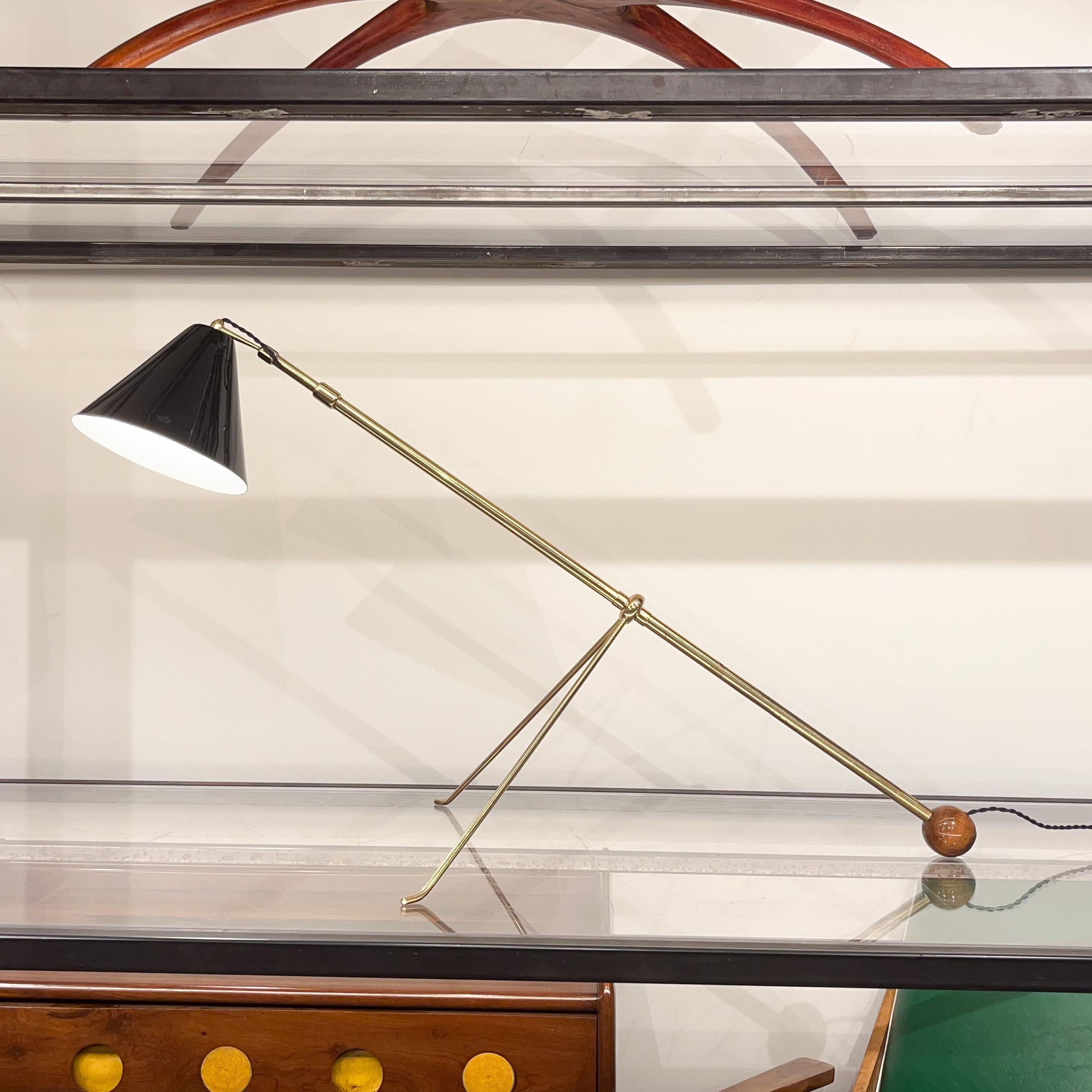 Brazilian Modern Adjustable Floor Lamp in Brass & Wood Detail, Unknown, c. 1960 For Sale 4