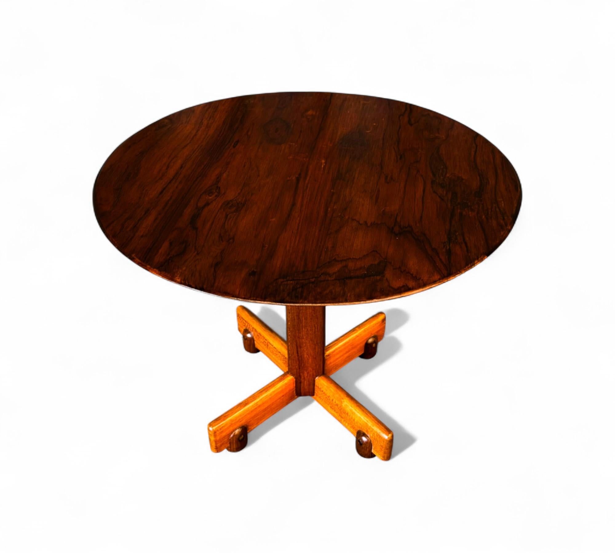 Mid-Century Modern Table d'appoint brésilienne moderne 