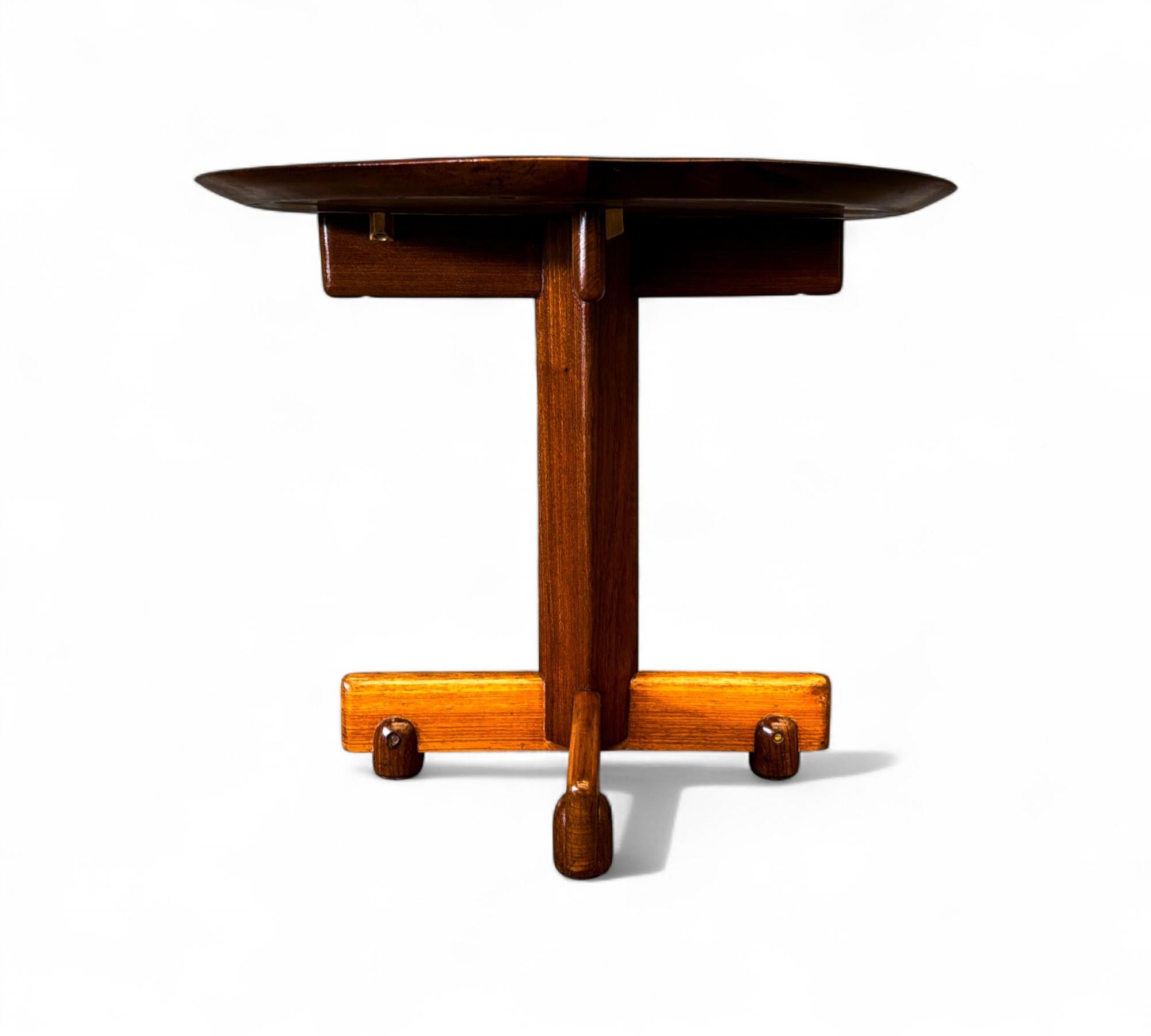 Bois de feuillus Table d'appoint brésilienne moderne 