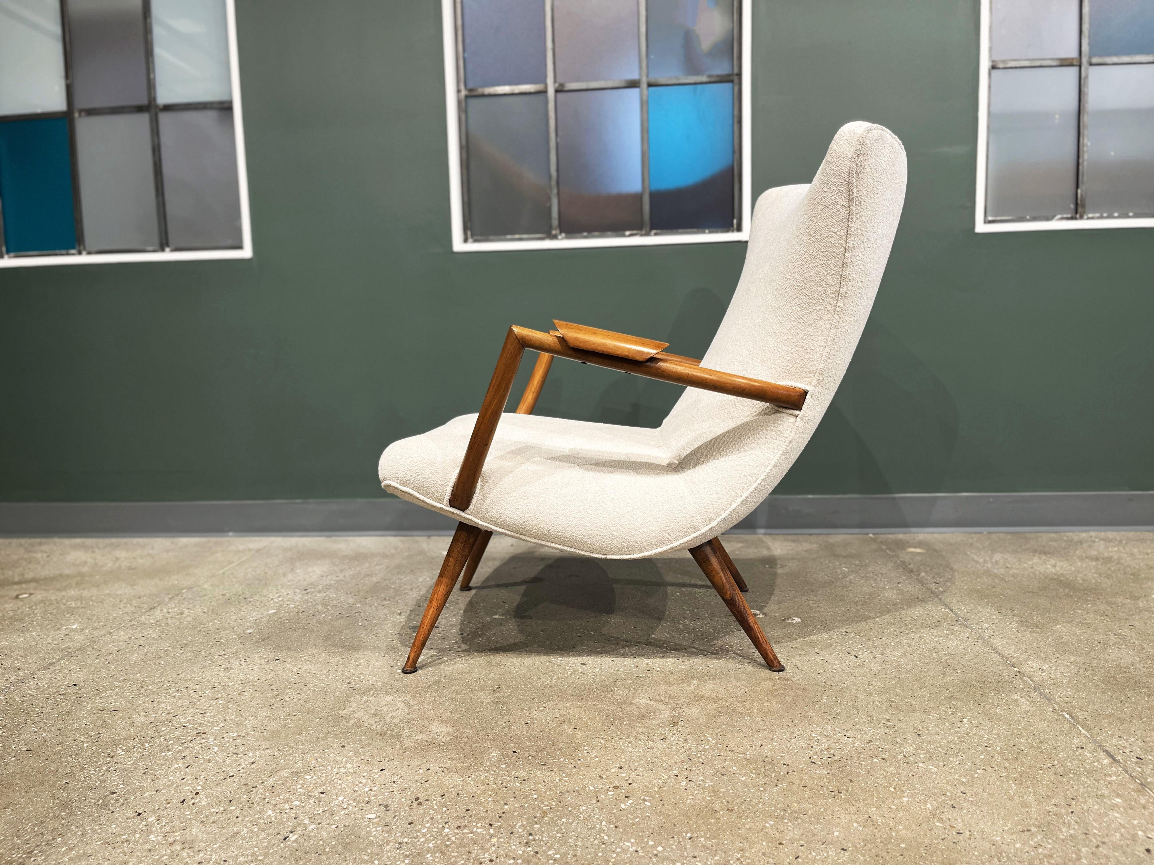 Available today in NY, this Brazilian Modern Pair of Armchairs in Caviuna Wood & Boucle by Giuseppe Scapinelli, are stunning!

The frames of this chair is made with Caviuna hardwood and the seat and backrest is upholstered in a white boucle fabric.