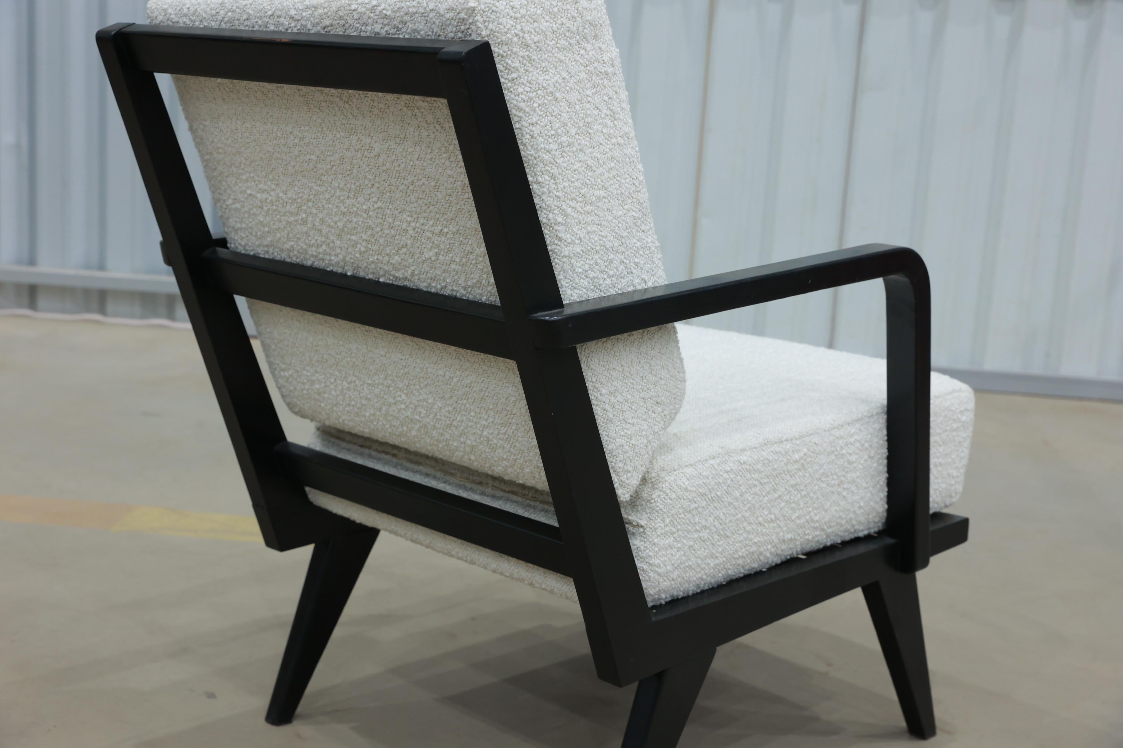 Brazilian Modern Armchair in Hardwood and Boucle, Unknown, Brazil, 1960s For Sale 1