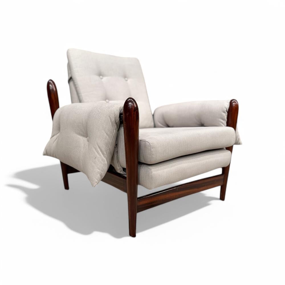 Hand-Carved Brazilian Modern Armchair in Hardwood &  Fabric by Liceu de Artes, 1960, Brazil