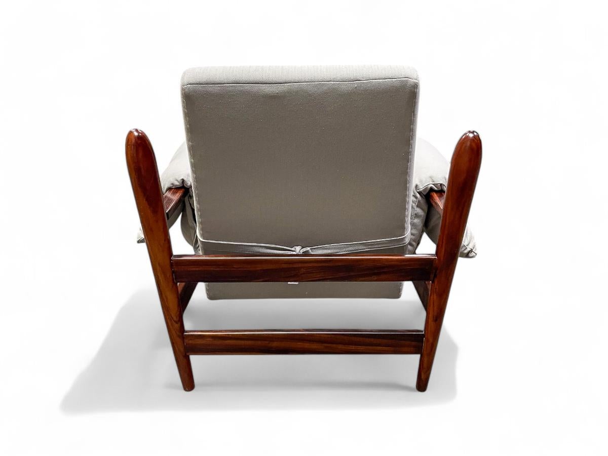 Mid-Century Modern Brazilian Modern Armchair in Hardwood &  Fabric by Liceu de Artes, 1960, Brazil