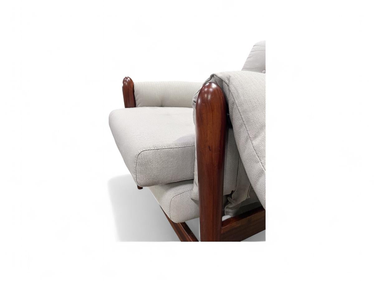 Brazilian Modern Armchair in Hardwood &  Fabric by Liceu de Artes, 1960, Brazil 4