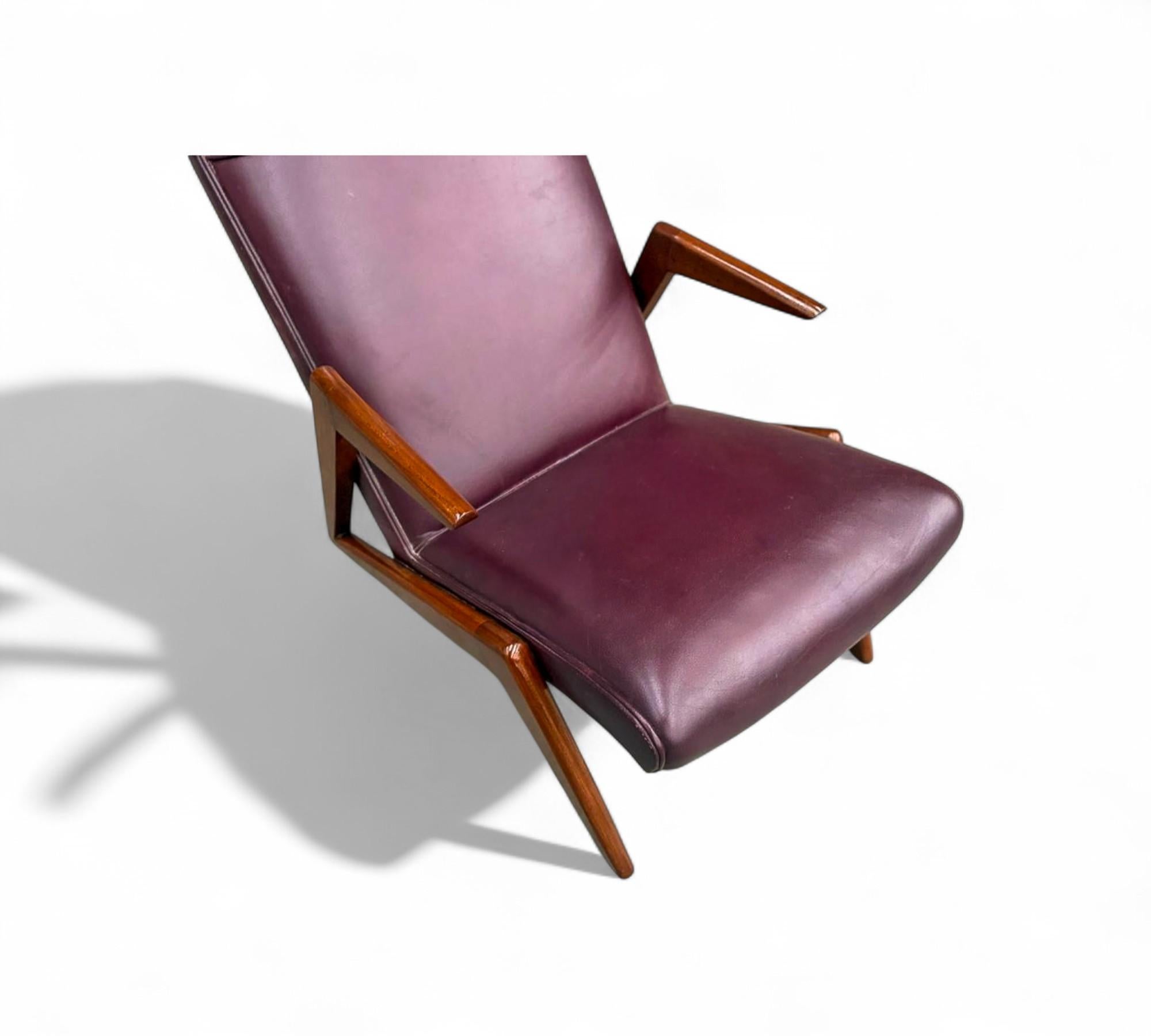 Sillón moderno brasileño de madera e imitación de cuero, att. José Zanine Caldas en venta 6