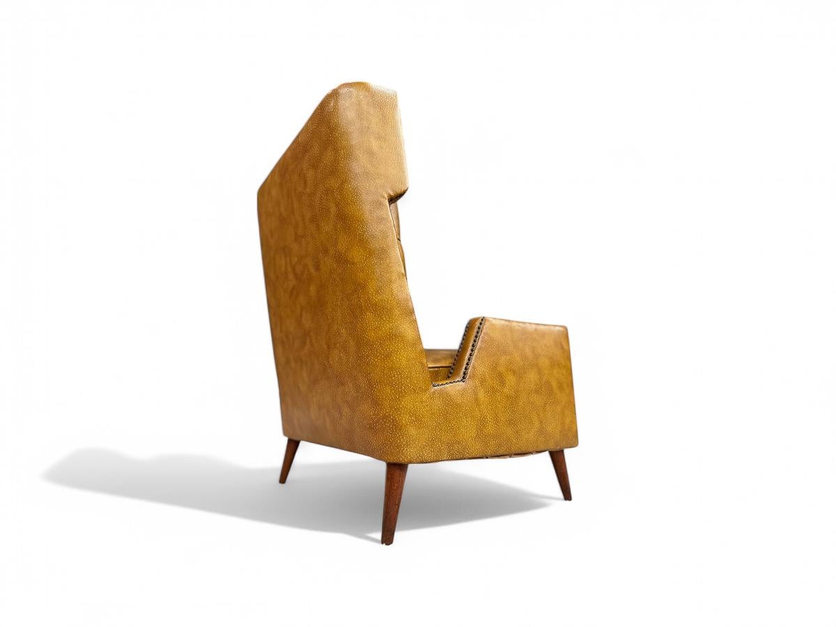 Mid-Century Modern Fauteuil moderne brésilien en bois dur et similicuir, Giuseppe Scapinelli, années 1950 en vente