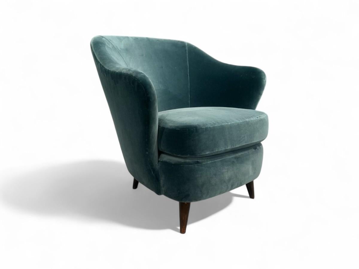 Sillón Moderno Brasileño en Madera Dura y Mohair, Joaquim Tenreiro, c. 1960 en venta 2