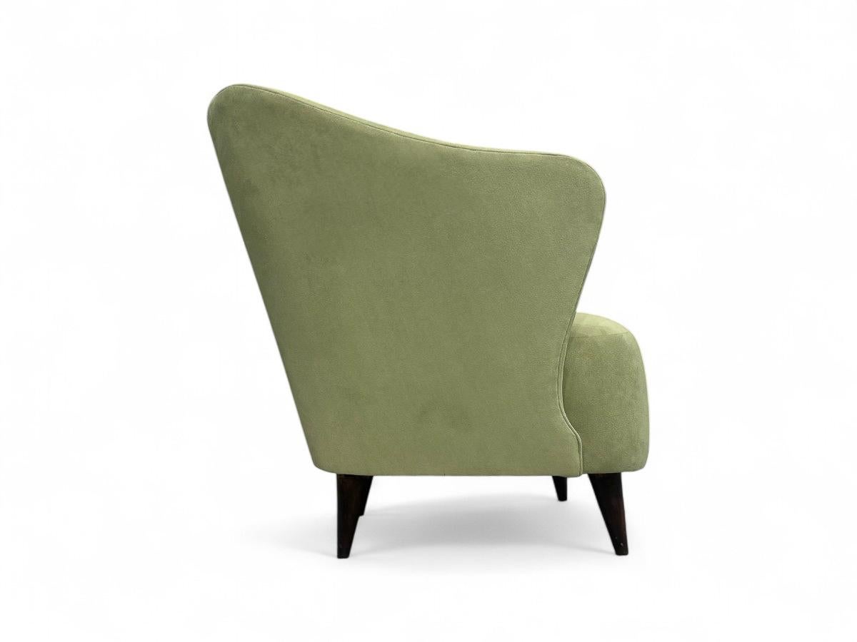 Brazilian Modern Armchair in Hardwood & Ultrasuede, Att. Joaquim Tenreiro, 1960s For Sale 3
