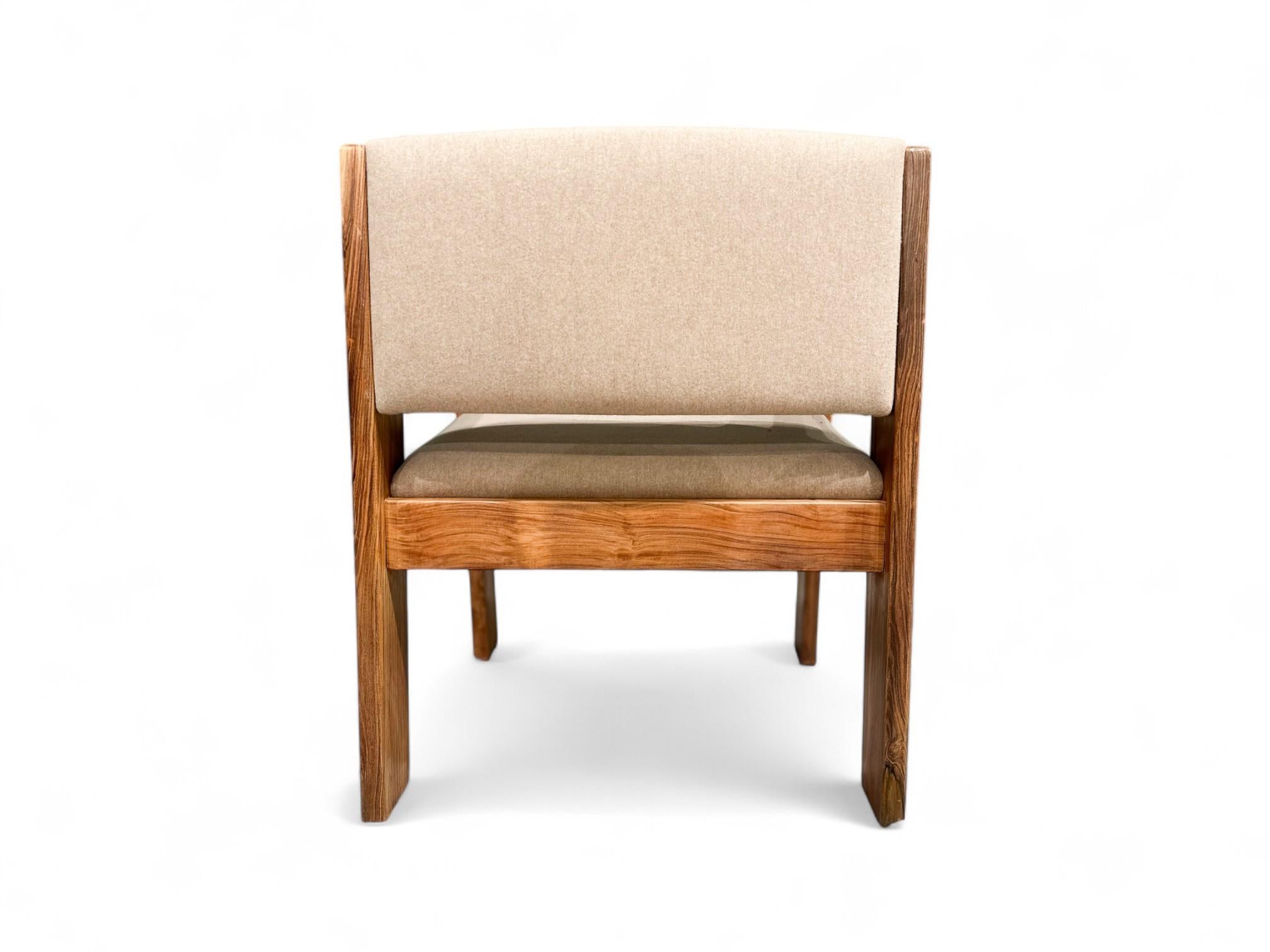 Moderner brasilianischer Sessel mit Hartholz- und Wollpolsterung, Jorge Zalszupin, 1970er Jahre im Zustand „Gut“ im Angebot in New York, NY