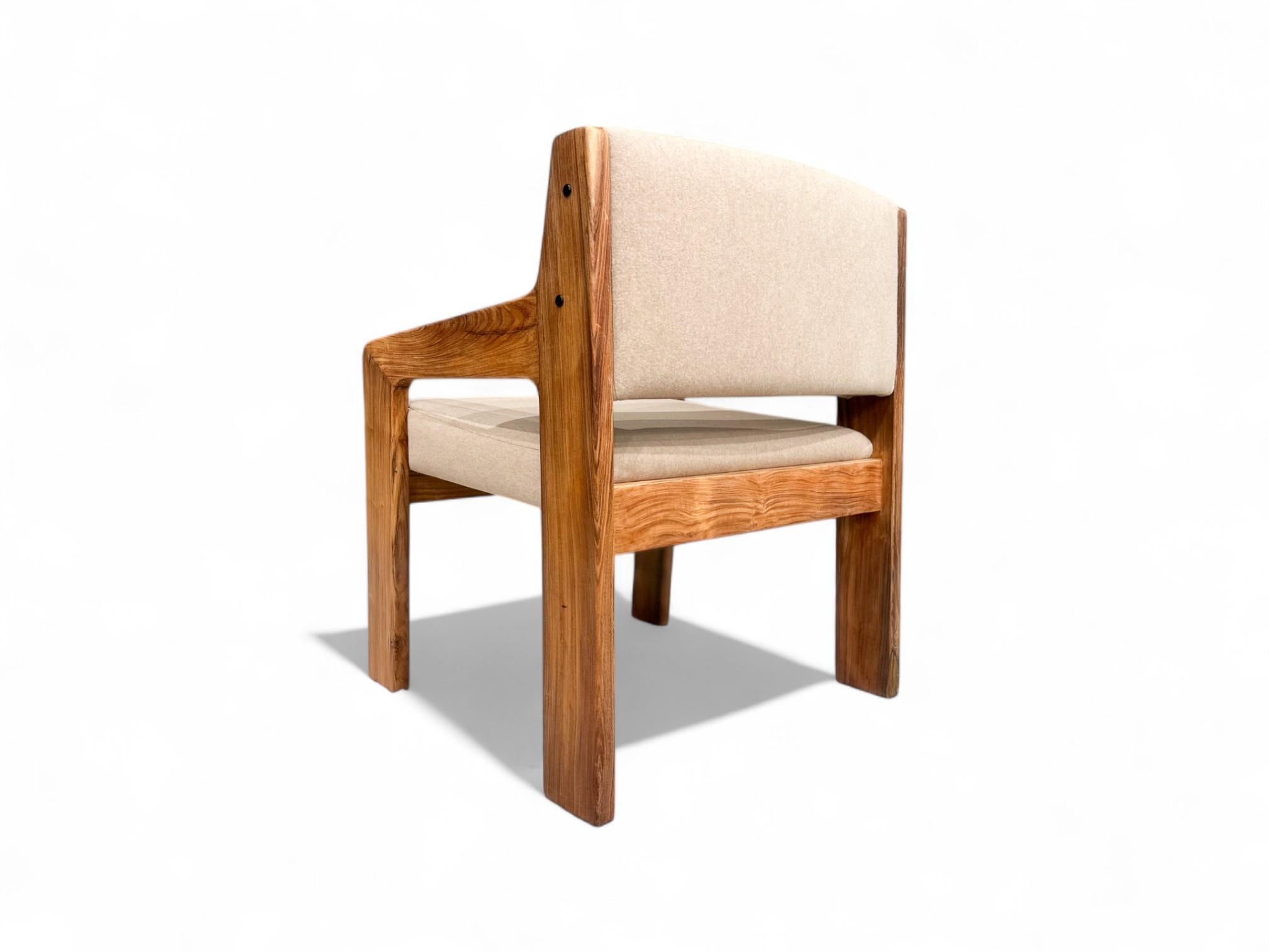 Moderner brasilianischer Sessel mit Hartholz- und Wollpolsterung, Jorge Zalszupin, 1970er Jahre (20. Jahrhundert) im Angebot