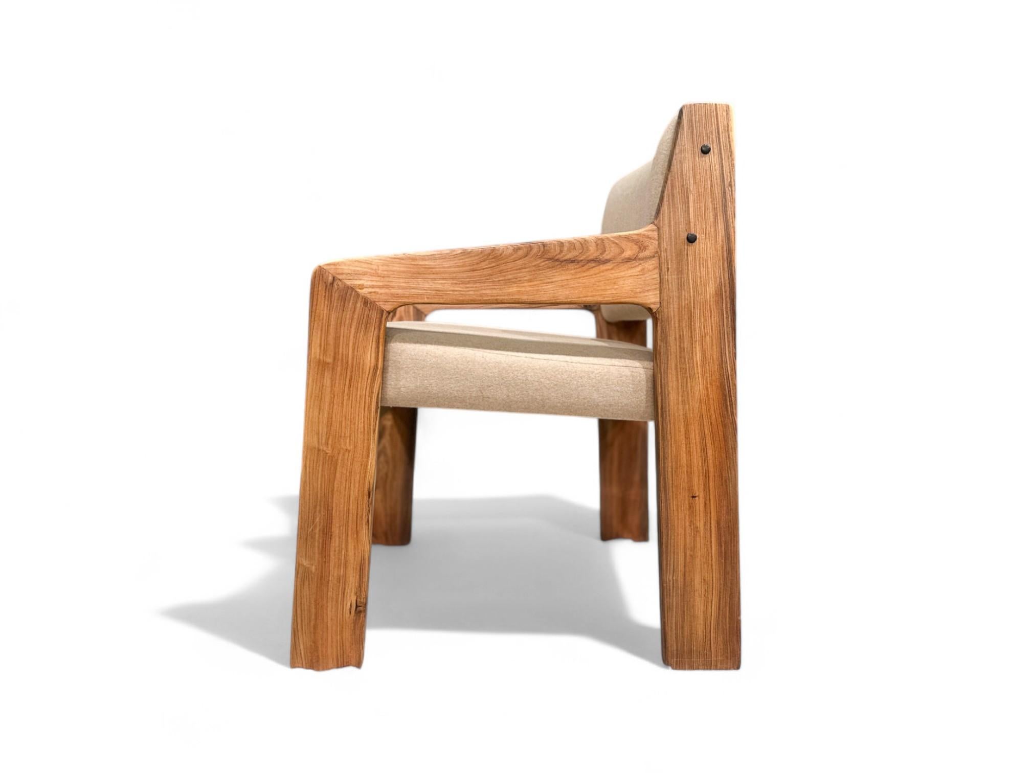Moderner brasilianischer Sessel mit Hartholz- und Wollpolsterung, Jorge Zalszupin, 1970er Jahre (Wolle) im Angebot