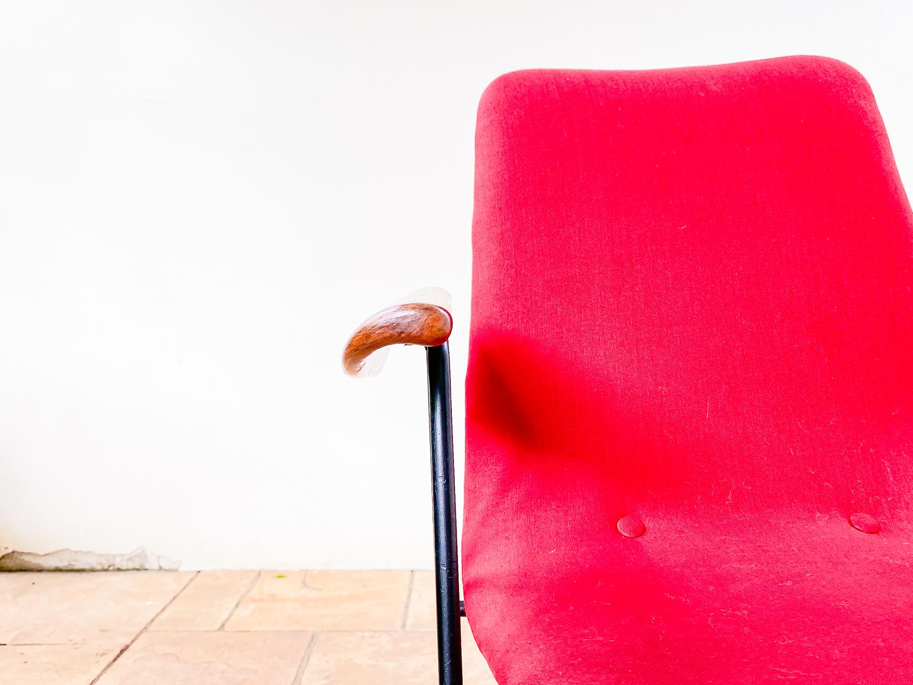 Brazilian Modern Armchair in Iron & Hardwood, Designed by Carlo Hauner For Sale 3