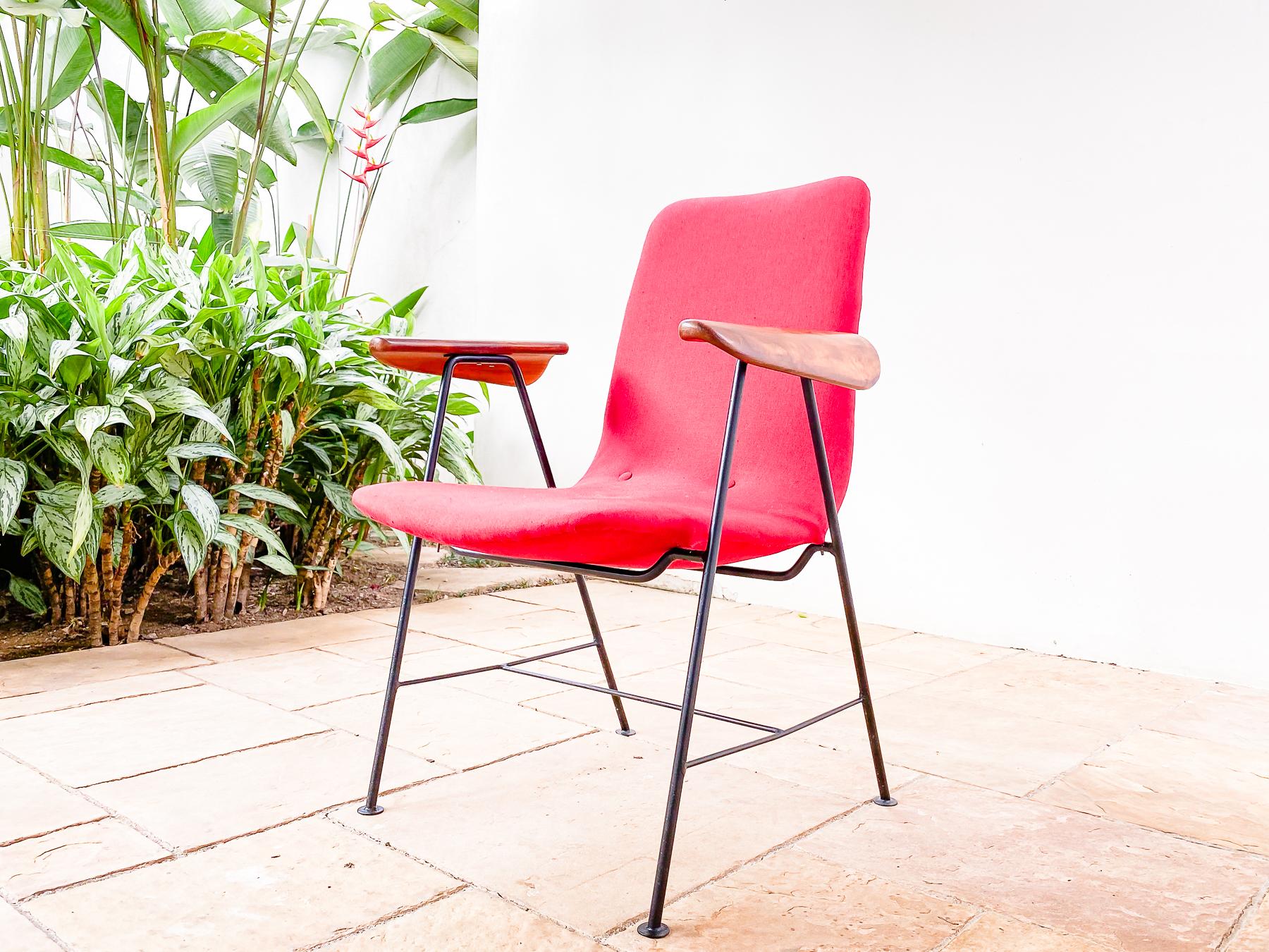 Brazilian Modern Armchair in Iron & Hardwood, Designed by Carlo Hauner For Sale 4