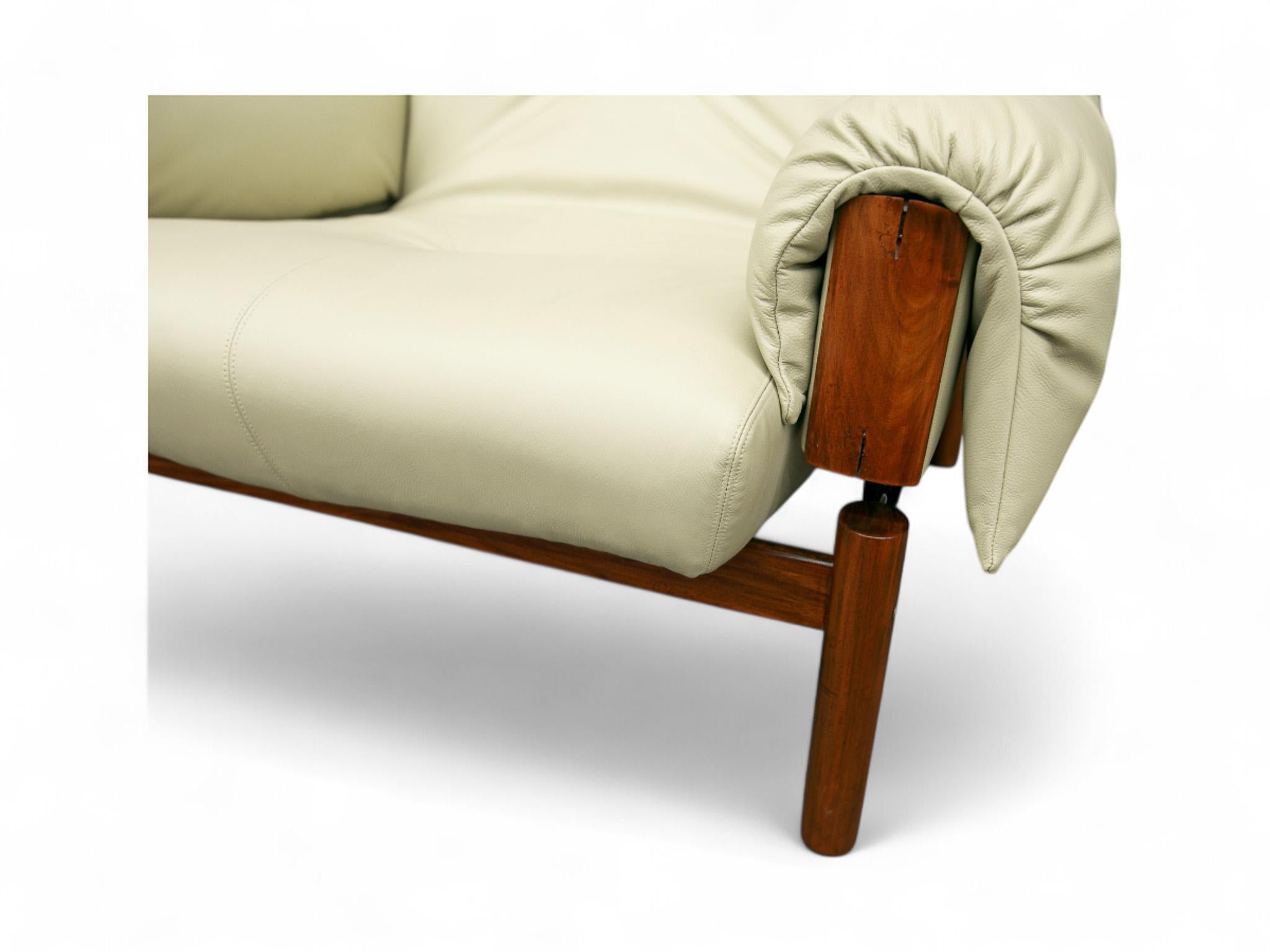 Brazilian Modern Armchair MP-13 in Hardwood & Leather, Percival Lafer, 1967 In Good Condition For Sale In New York, NY