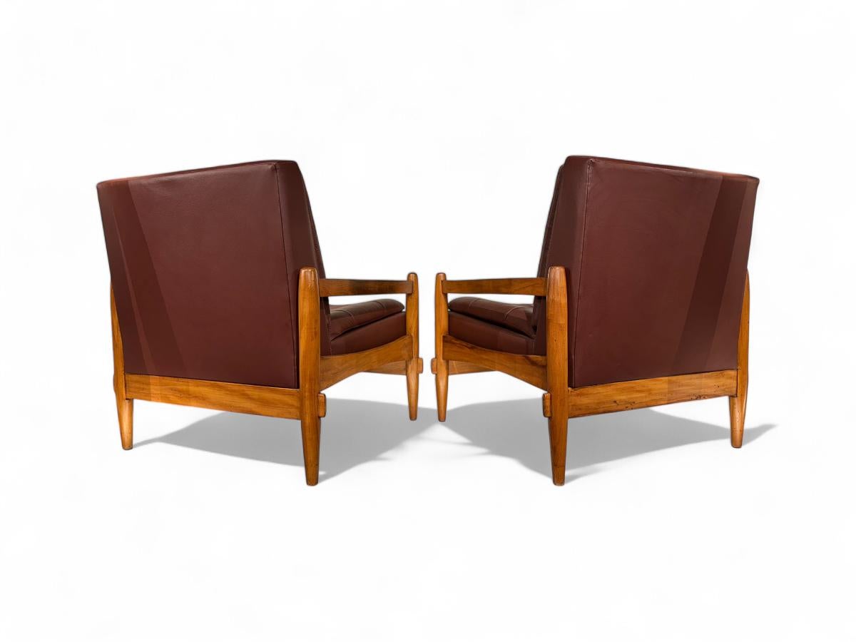 Brazilian Modern Armchair Pair in Purple Leather & Hardwood, Cimo, Brazil, 1960 In Good Condition In New York, NY