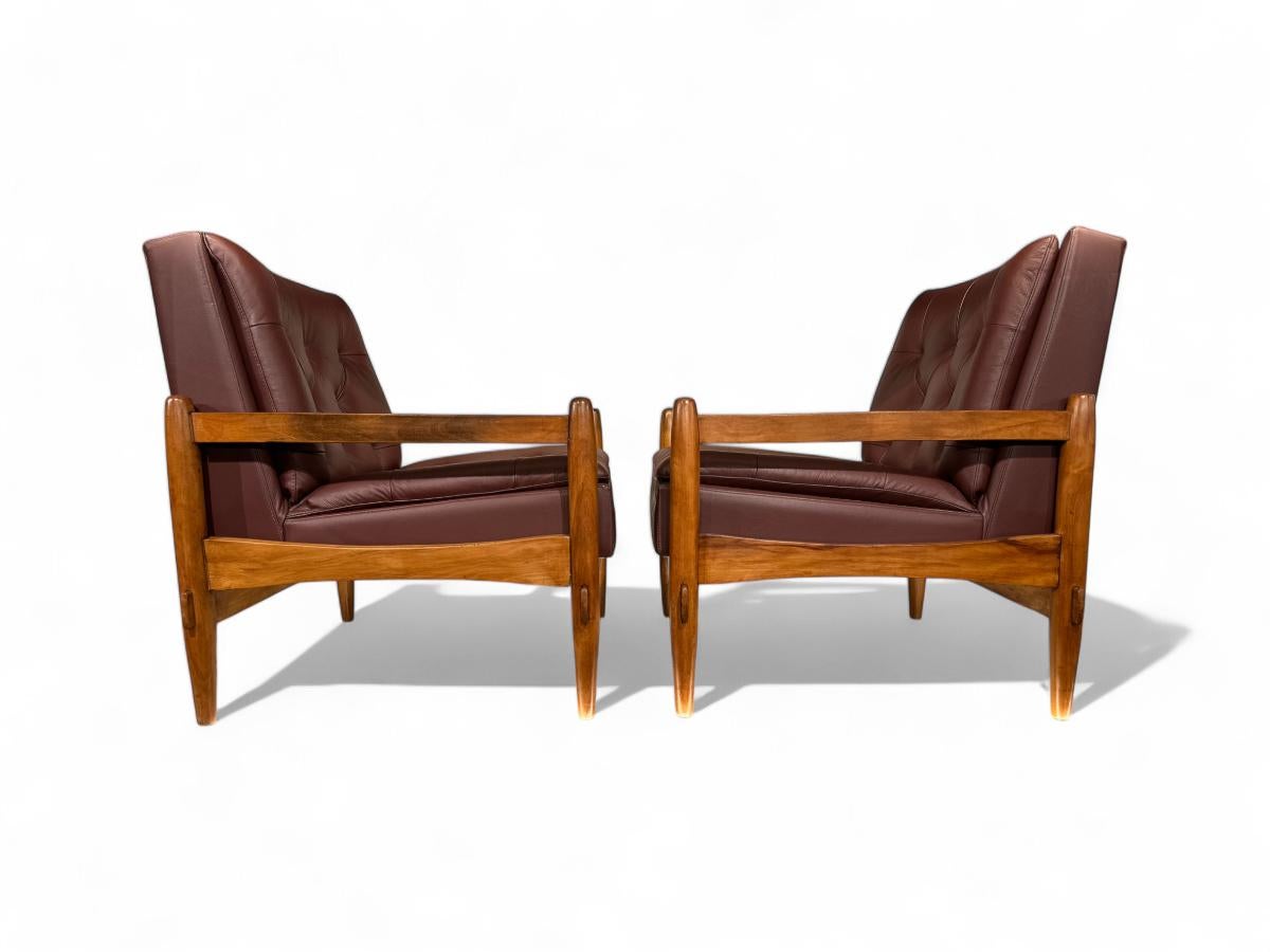 Mid-Century Modern Brazilian Modern Armchair Pair in Purple Leather & Hardwood, Cimo, Brazil, 1960