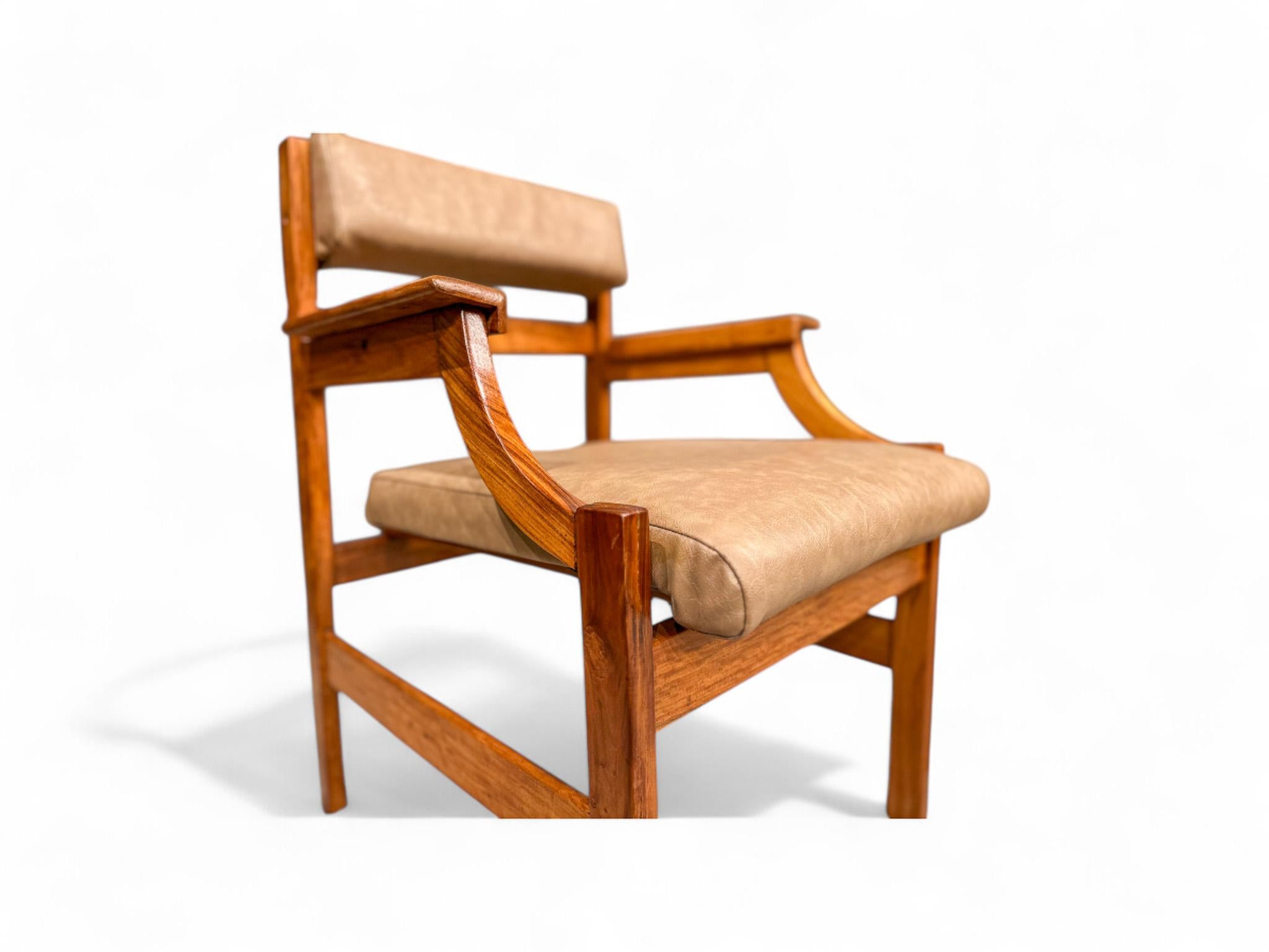 Brazilian Modern Armchair Set in Caviuna Wood & Faux Leather, 1960s For Sale 1