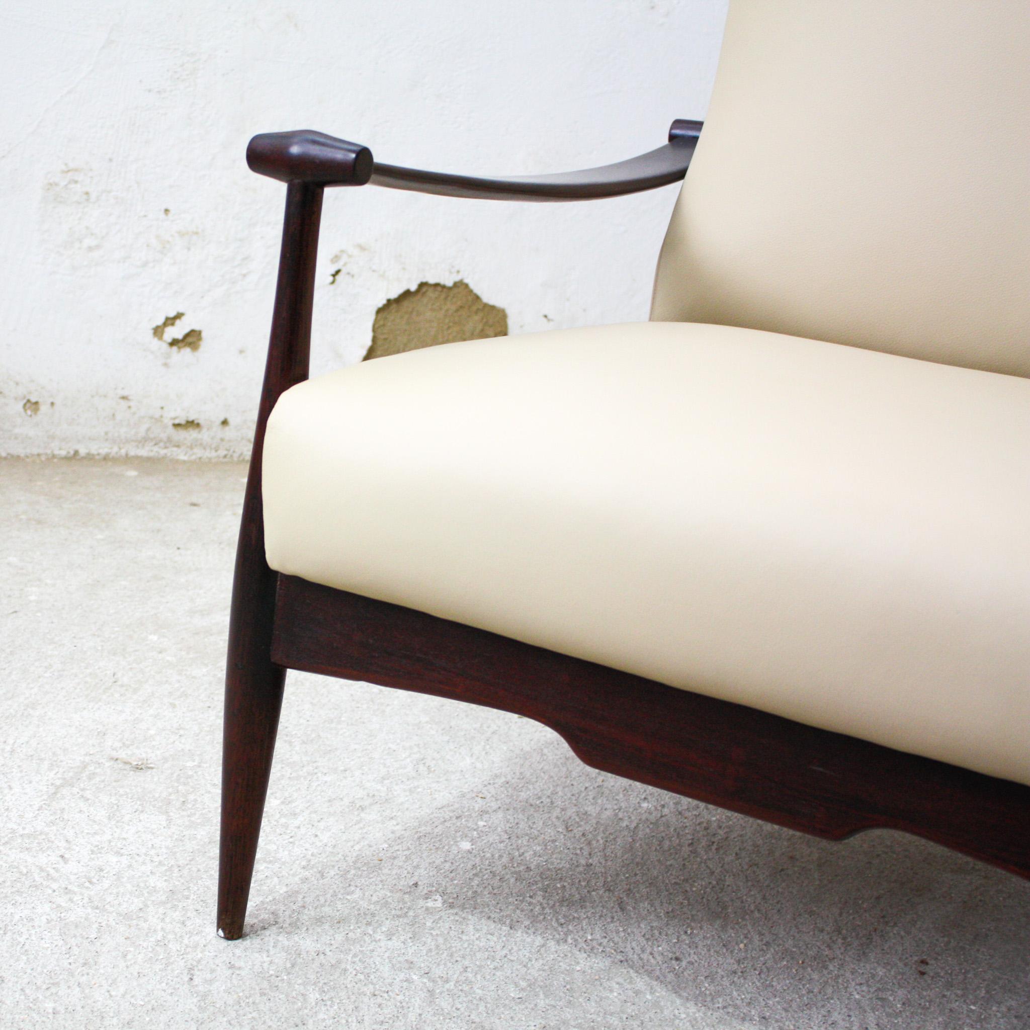 Brazilian Modern Armchair Set in Hardwood & Beige Leather by Liceu de Artes 1960 For Sale 2