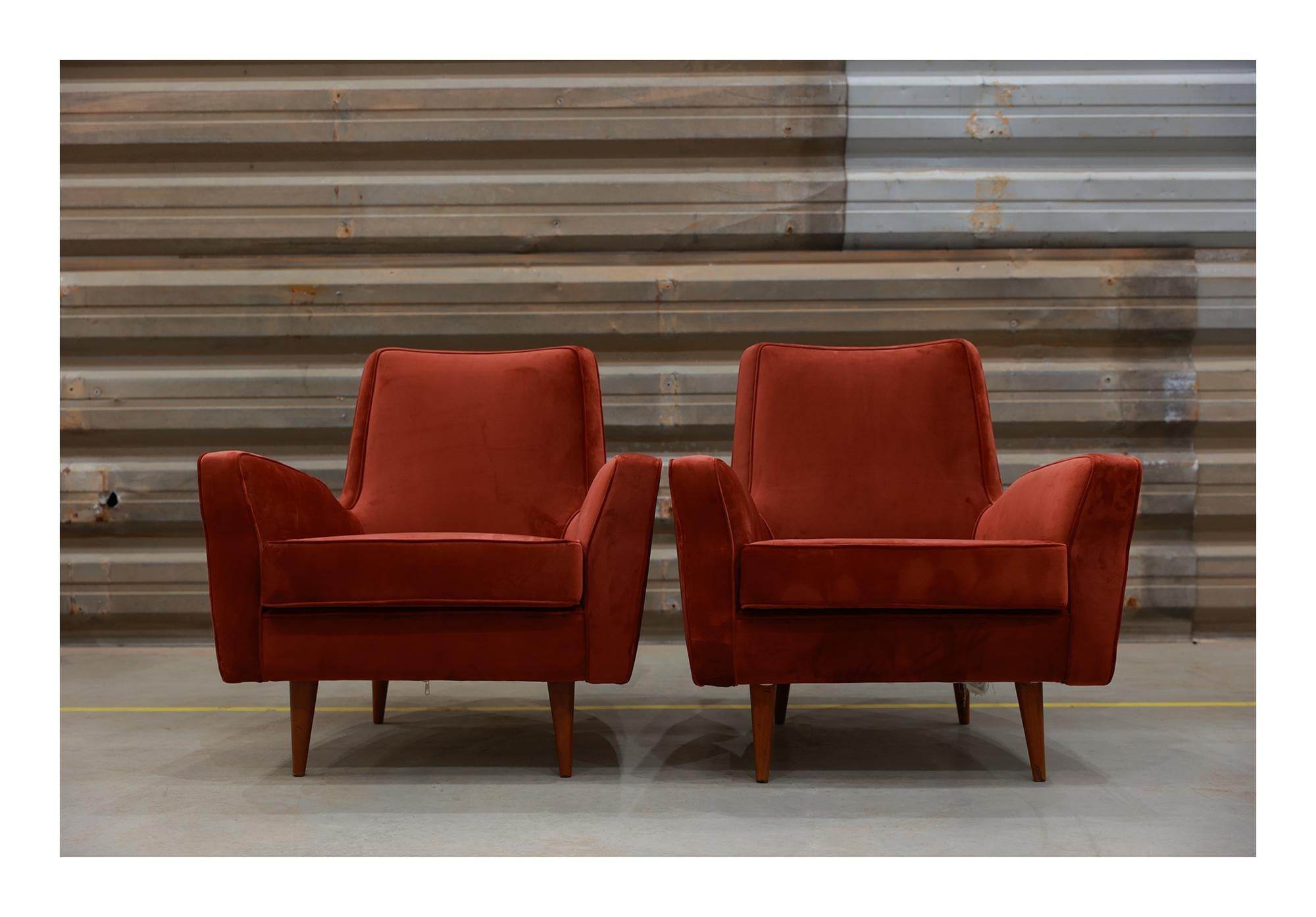 Modernes brasilianisches Sessel-Set aus Hartholz und burgunderrotem Stoff von Forma, 1950er Jahre  (Moderne der Mitte des Jahrhunderts) im Angebot