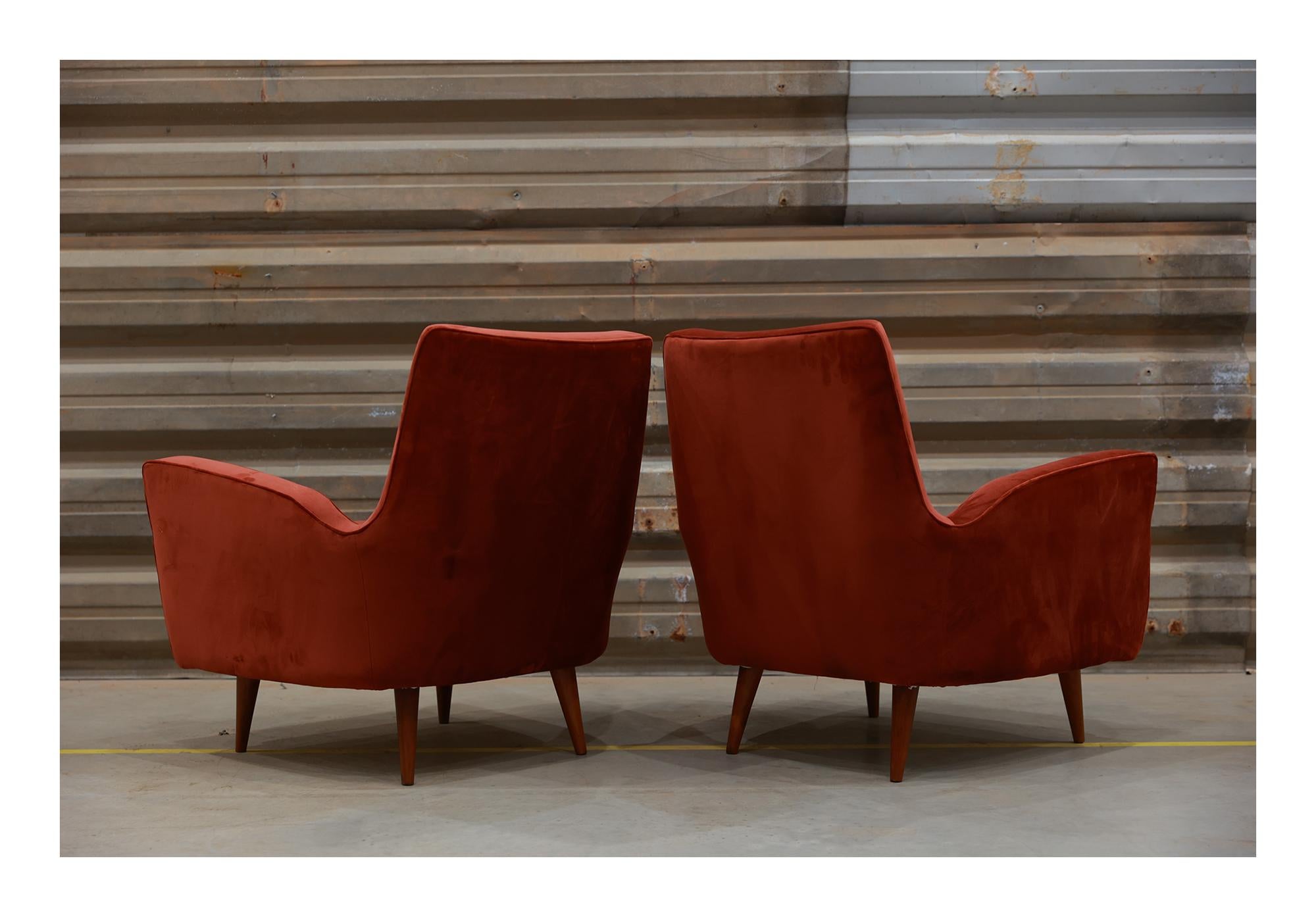 Modernes brasilianisches Sessel-Set aus Hartholz und burgunderrotem Stoff von Forma, 1950er Jahre  (Holzarbeit) im Angebot