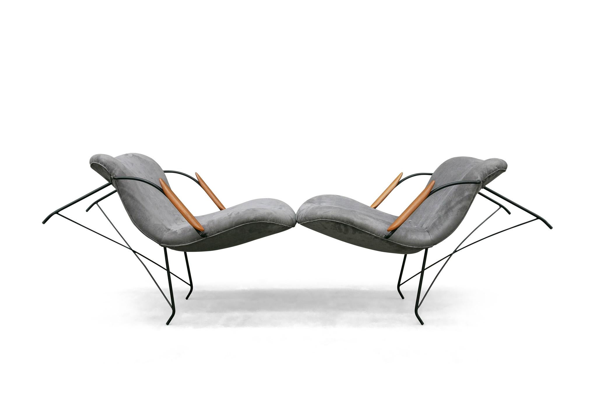 Available now, this Mid-Century Modern armchair set in velvet, Hardwood & Steel designed by Carlo Hauner in the fifties is perfect!

This gorgeous set features a steel structure painted in black and a seat & body backrest in new gray velvet