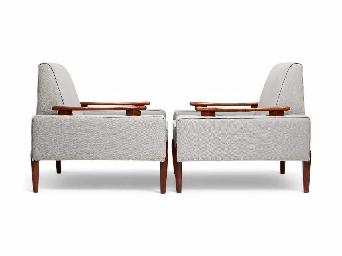 Brazilian Modern Armchairs in Caviuna hardwood & Grey Linen, circa 1950s, Brazil In Good Condition In New York, NY