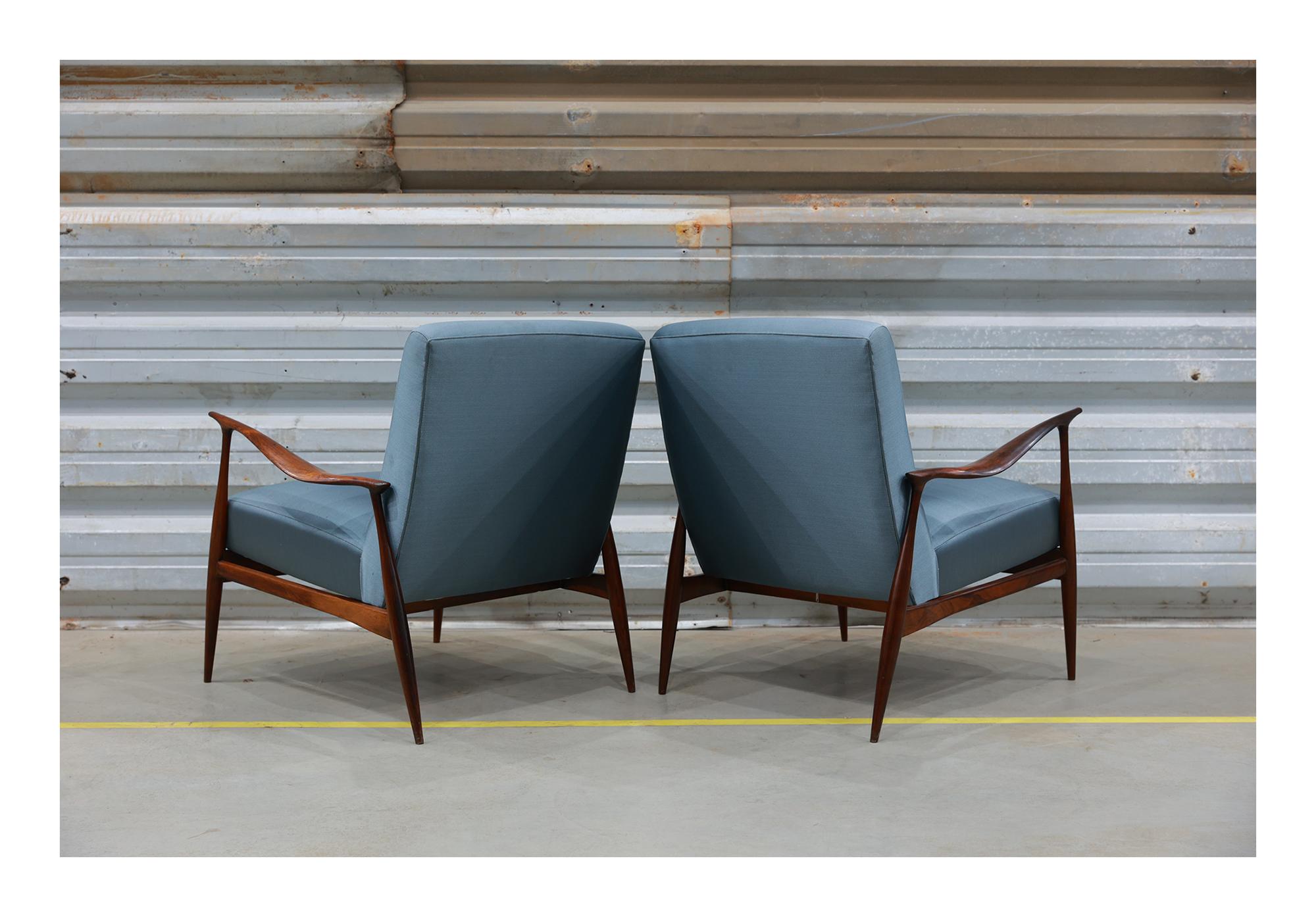 20th Century Brazilian Modern Armchairs in Hardwood and Blue Fabric, Giuseppe Scapinelli