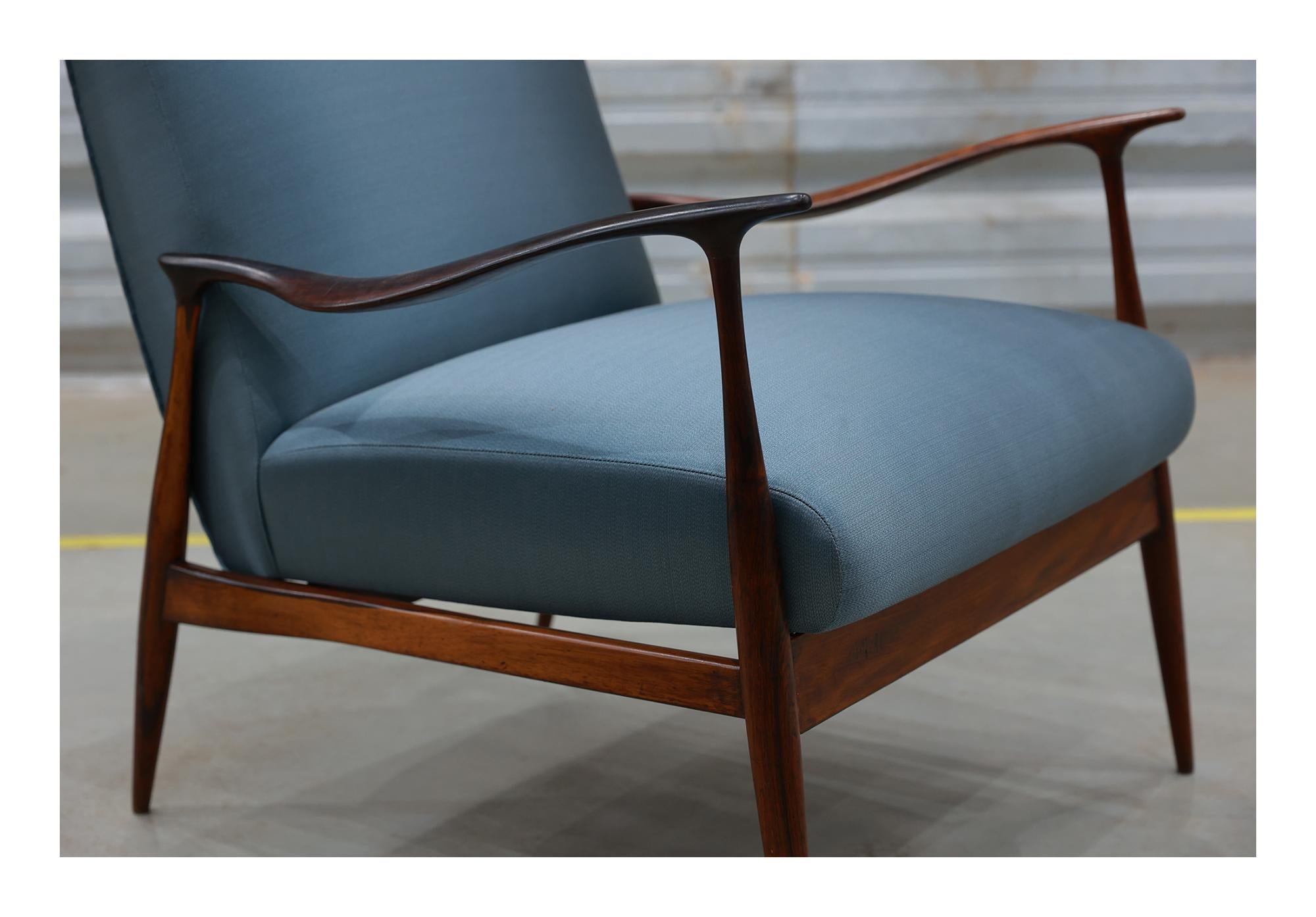 Brazilian Modern Armchairs in Hardwood and Blue Fabric, Giuseppe Scapinelli 2
