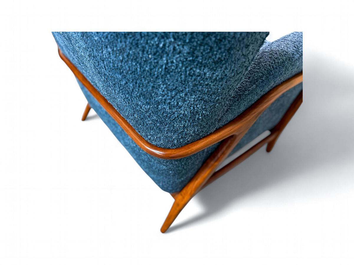 Poltrone moderne brasiliane in legno duro e bouclé, Giuseppe Scapinelli, 1950 ca. In condizioni buone in vendita a New York, NY