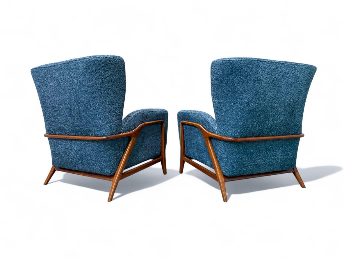 XX secolo Poltrone moderne brasiliane in legno duro e bouclé, Giuseppe Scapinelli, 1950 ca. in vendita