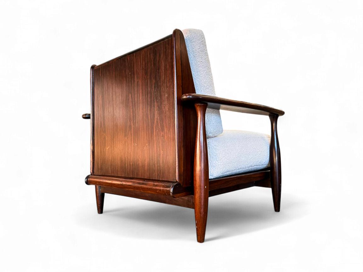 Brazilian Modern Armchairs in Hardwood & Boucle, Liceu De Artes, Brasil, 1960s For Sale 4