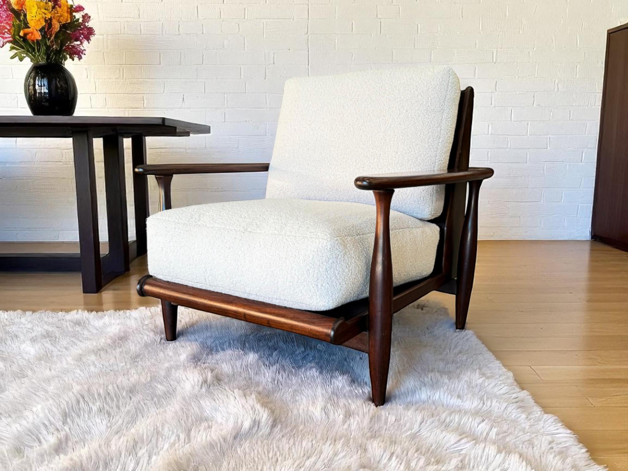 Brazilian Modern Armchairs in Hardwood & Boucle, Liceu De Artes, Brasil, 1960s For Sale 5