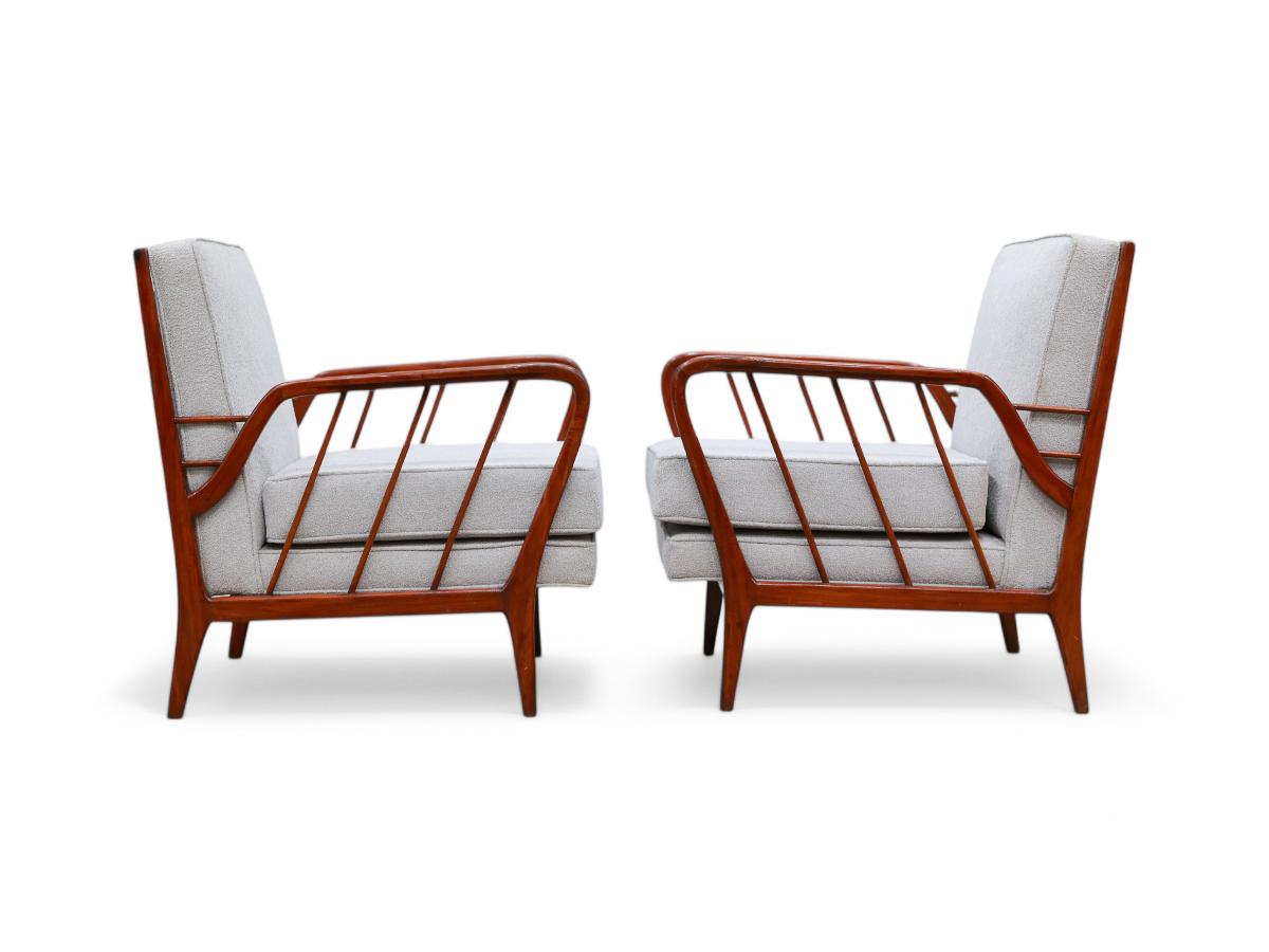 Brazilian Modern Armchairs in Hardwood & Boucle, Rino Levi , 1960s, Brazil In Good Condition For Sale In New York, NY