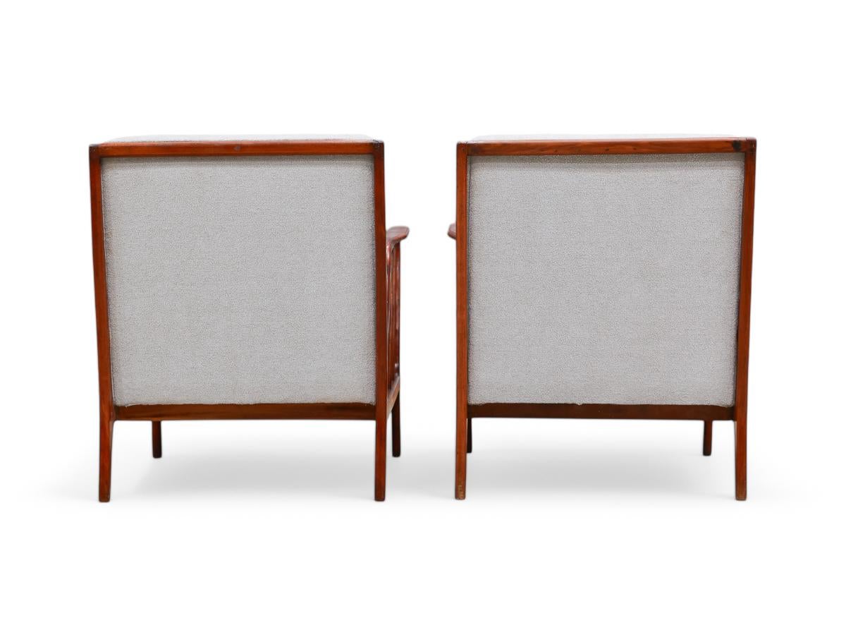 Bouclé Brazilian Modern Armchairs in Hardwood & Boucle, Rino Levi , 1960s, Brazil For Sale