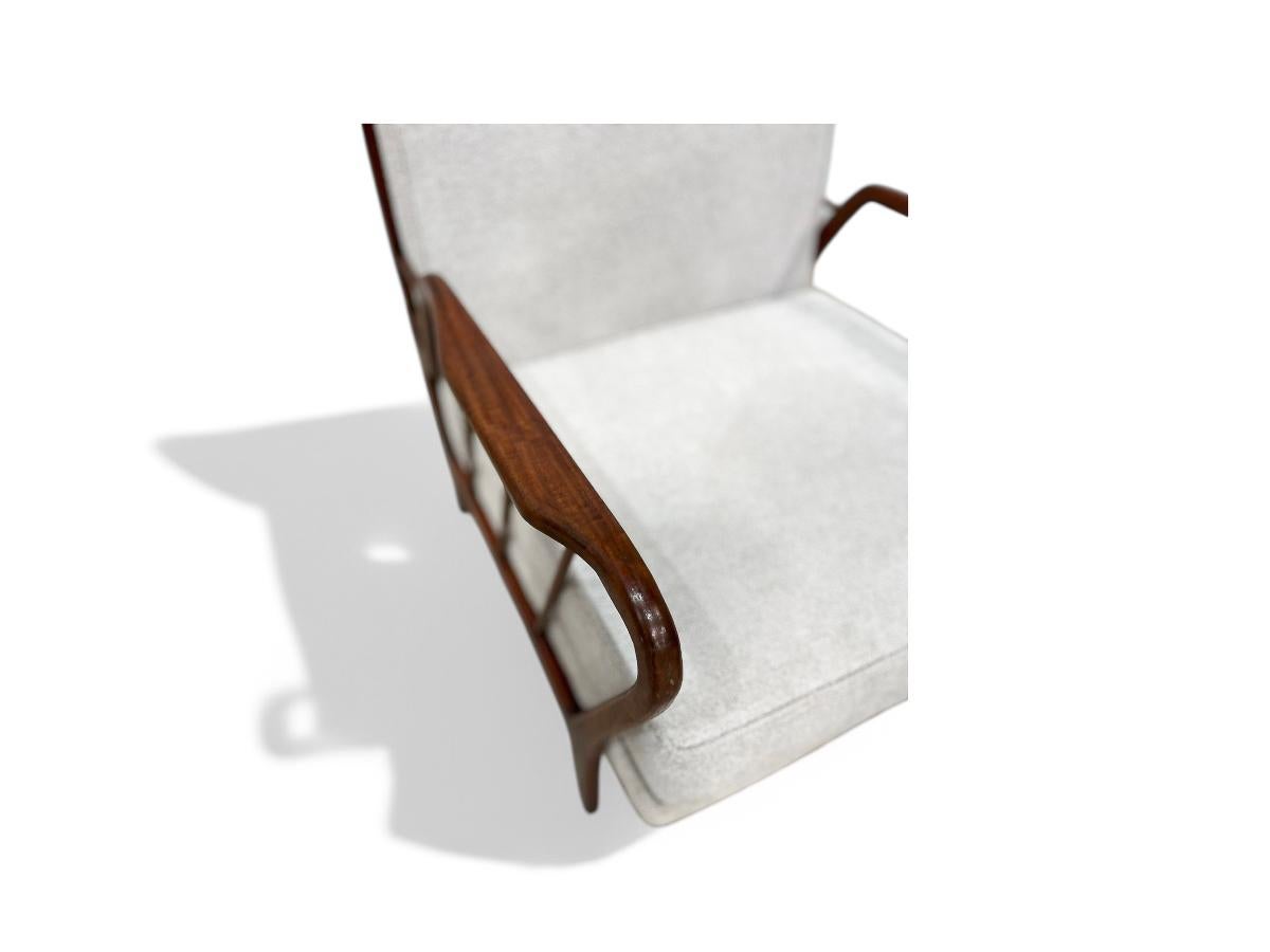 Brazilian Modern Armchairs in Hardwood & Boucle, Rino Levi , 1960s, Brazil For Sale 2