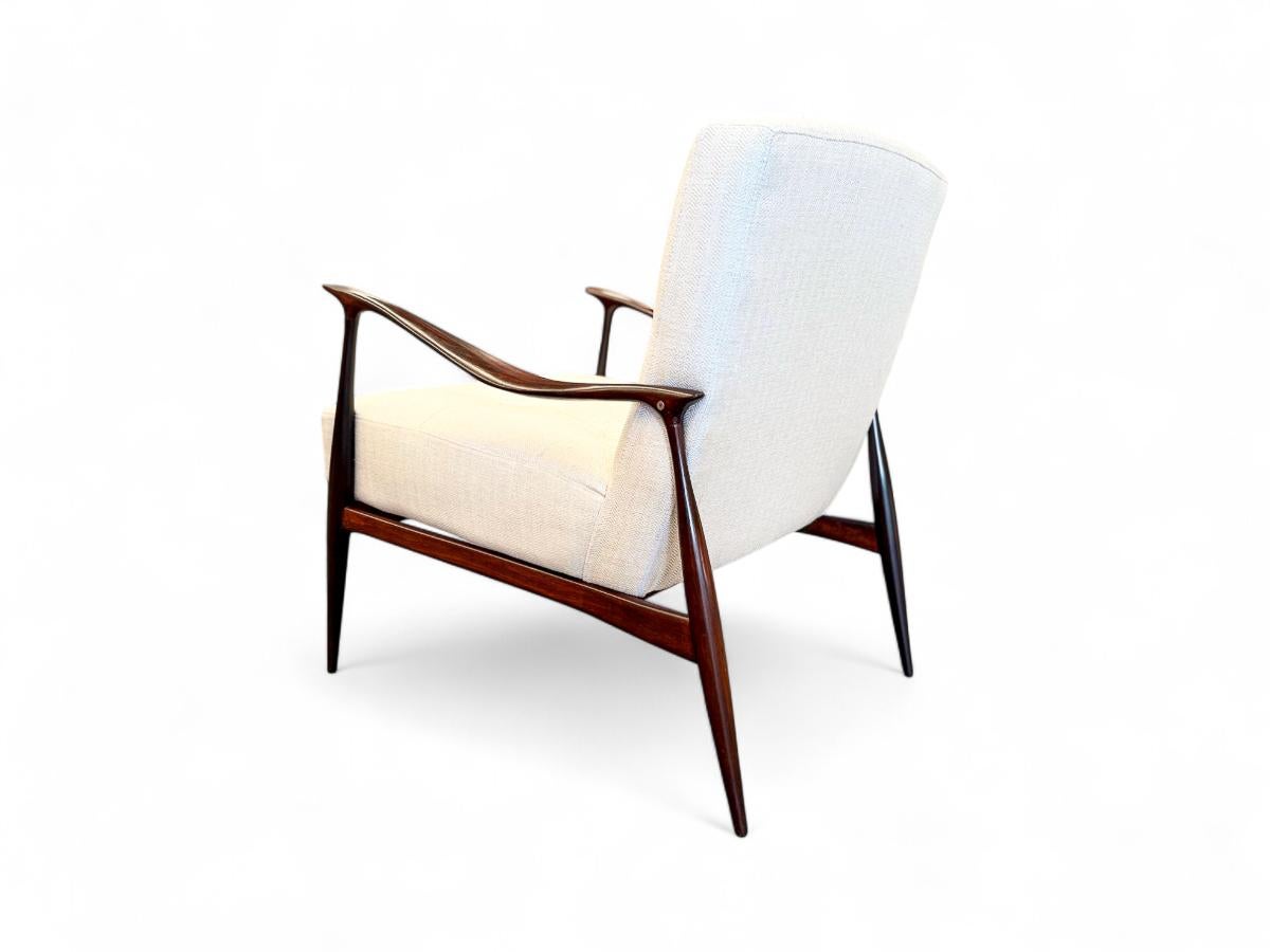 Fauteuils modernes brésiliens en bois dur et chenille, Giuseppe Scapinelli, c.C., années 1950 en vente 4