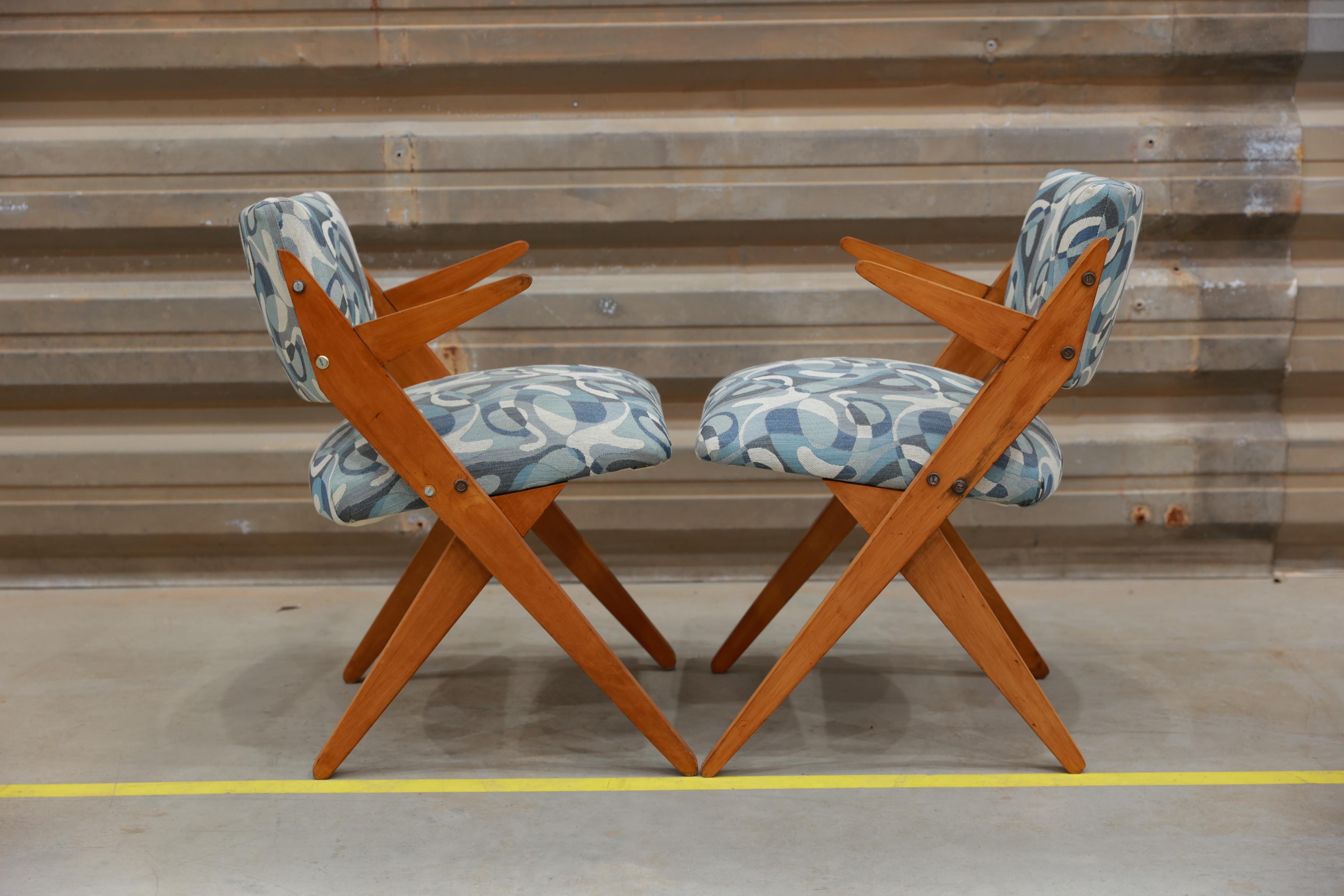 20th Century Brazilian Modern Armchairs in hardwood & floral upholstery by Jose Zanine Caldas For Sale