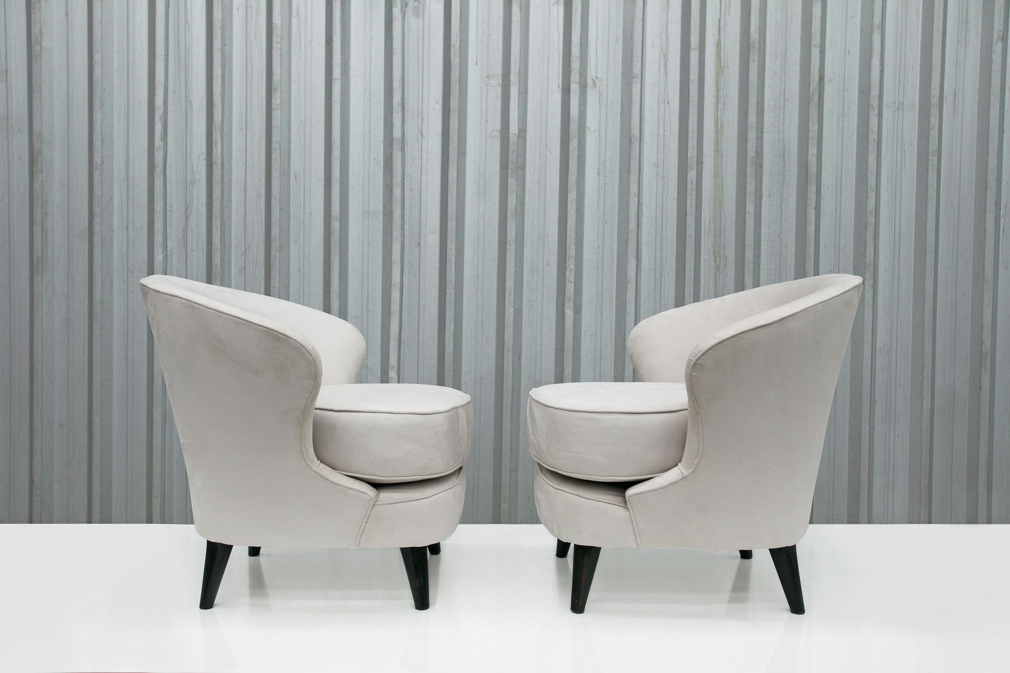 Brazilian Modern Armchairs in Hardwood & Grey Velvet by Joaquim Tenreiro Brazil For Sale 2