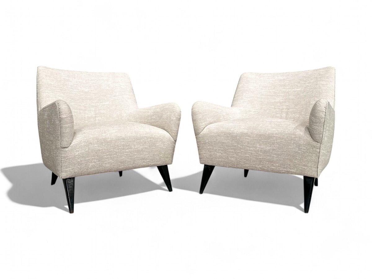 Hand-Crafted Brazilian Modern Armchairs in Hardwood, Joaquim Tenreiro, 1950s, Brazil For Sale