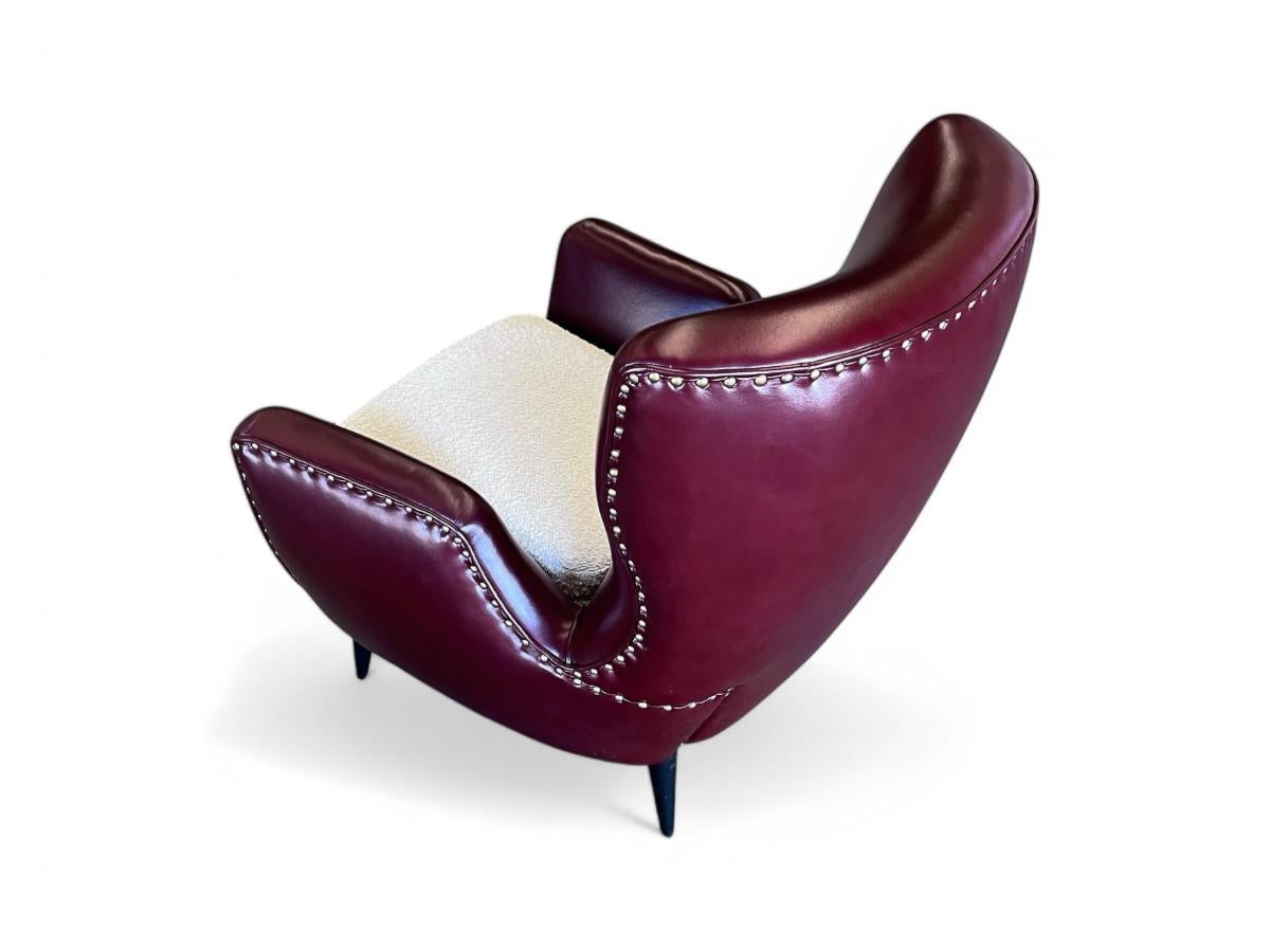 Brazilian Modern Armchairs in Hardwood, Leather & Boucle, Carlo Hauner, 1950s For Sale 4