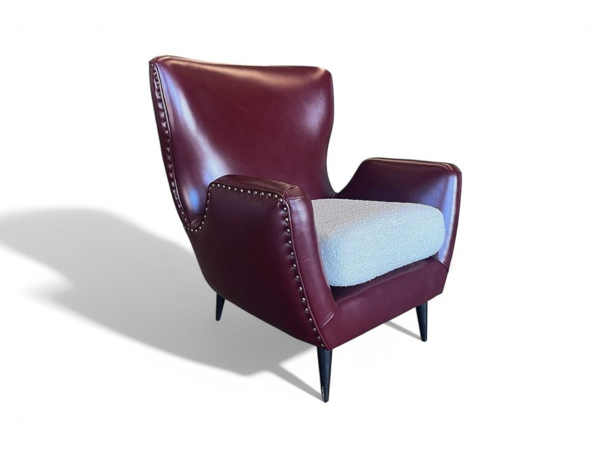 Brazilian Modern Armchairs in Hardwood, Leather & Boucle, Carlo Hauner, 1950s For Sale 2