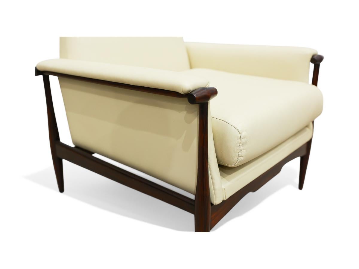 20th Century Brazilian Modern Armchairs in Hardwood & Leather, Liceu de Artes, Brazil, 1960s For Sale